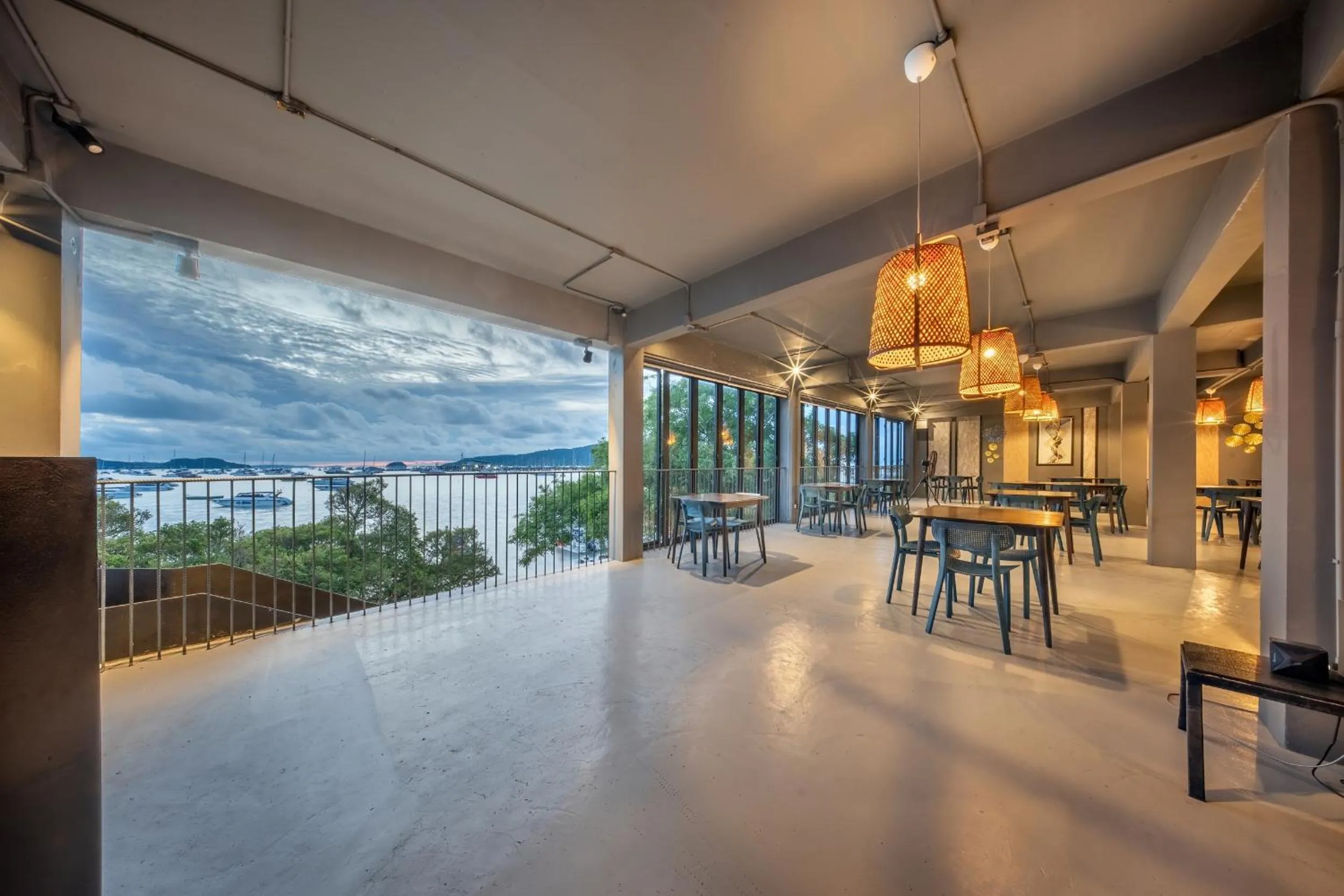 Restaurant/places to eat in SHIN Arch39 Phuket Beach Front - SHA Plus