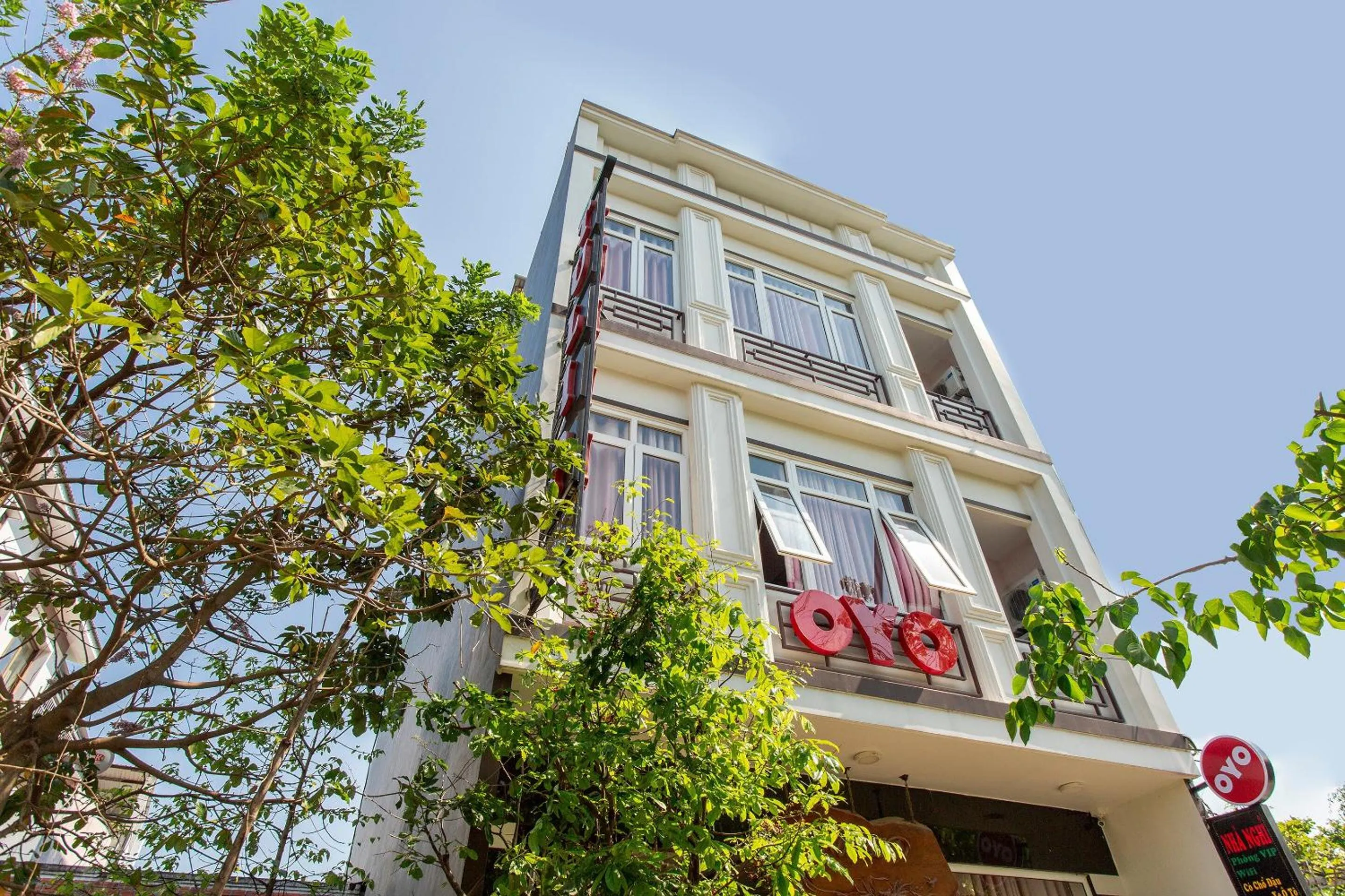 Facade/entrance in OYO 962 Tulip Motel