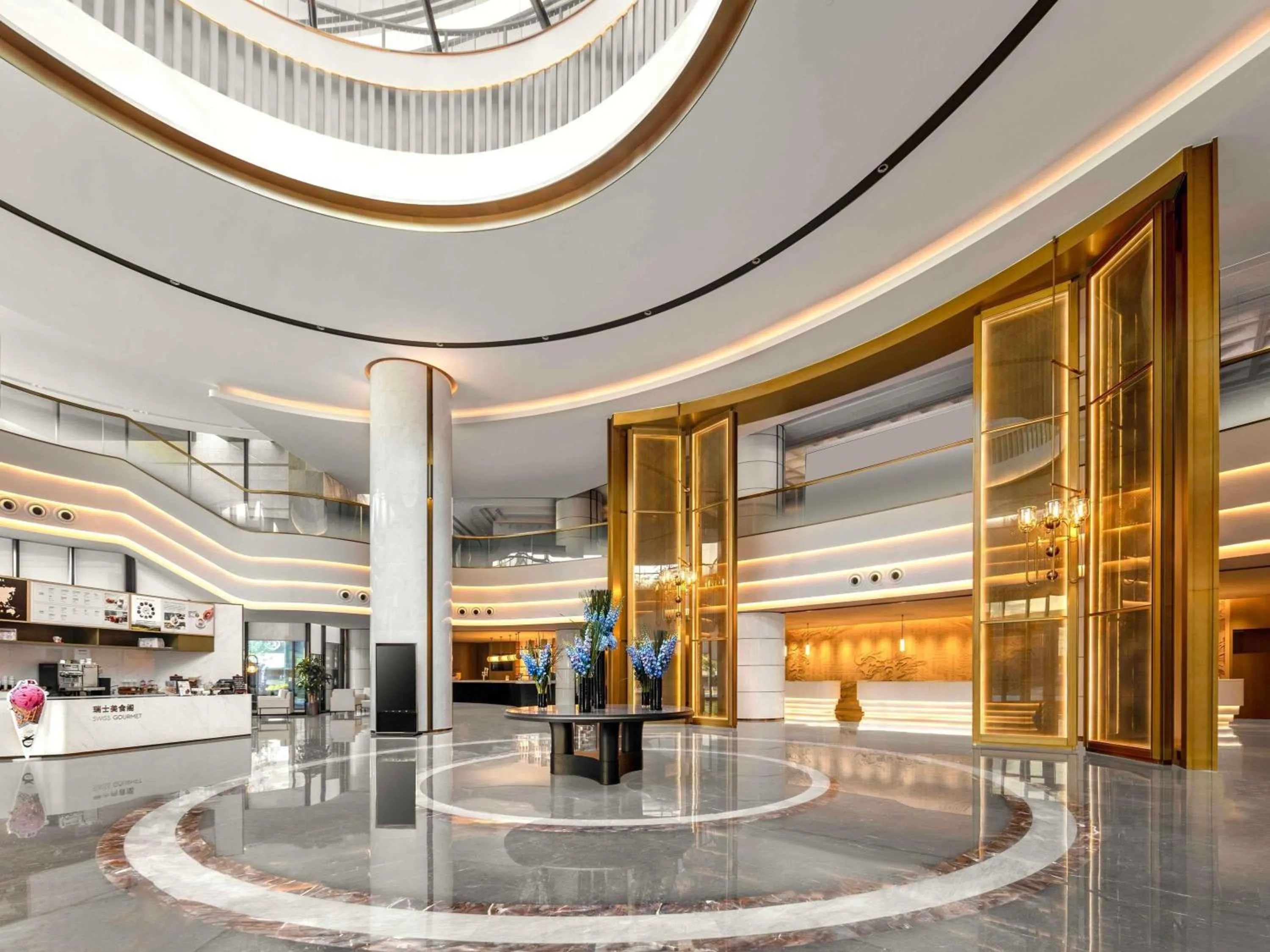 Lounge or bar in Swissotel Beijing Hong Kong Macau Center - 1 min to subway