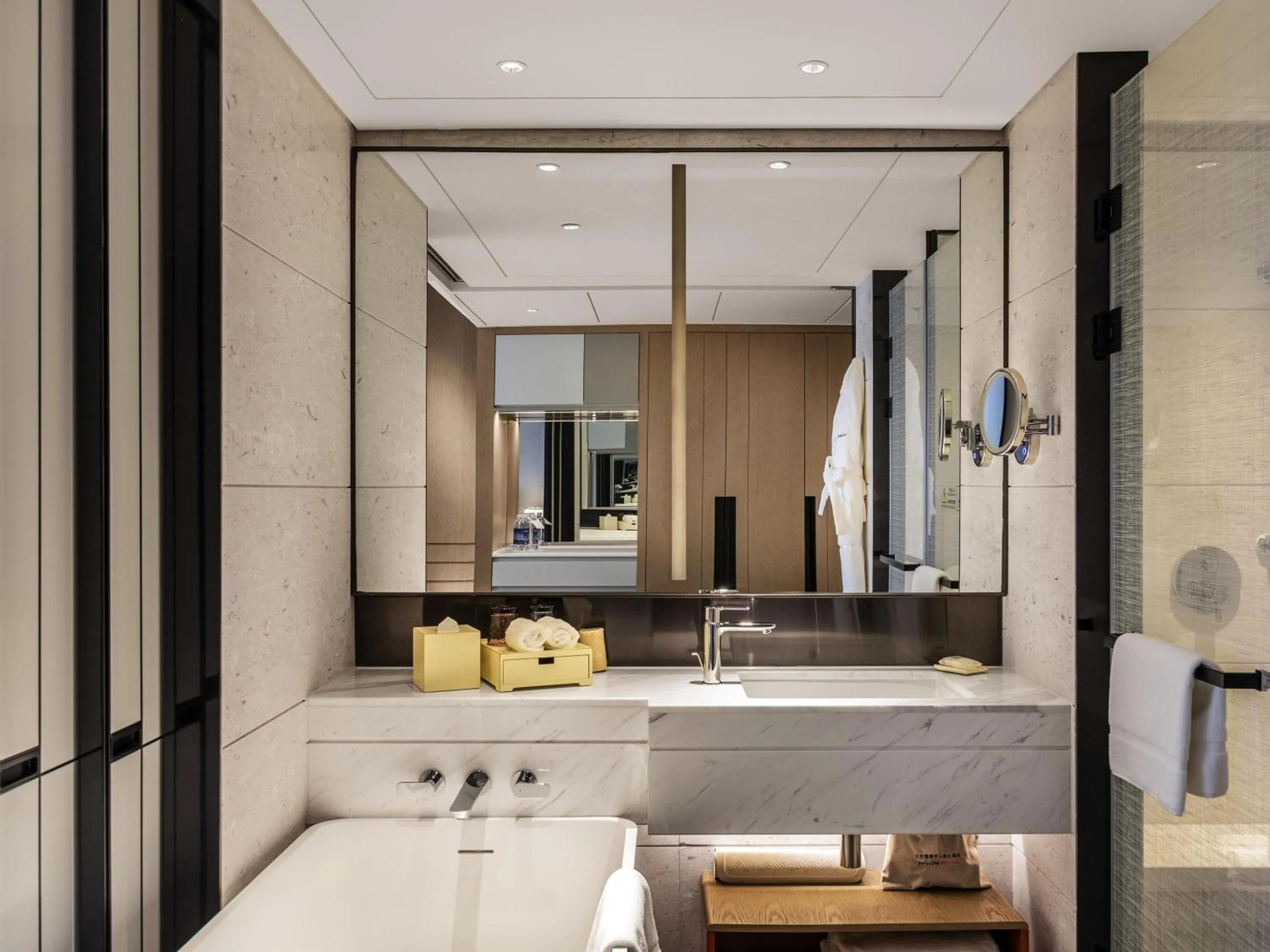 Bedroom in Swissotel Beijing Hong Kong Macau Center - 1 min to subway