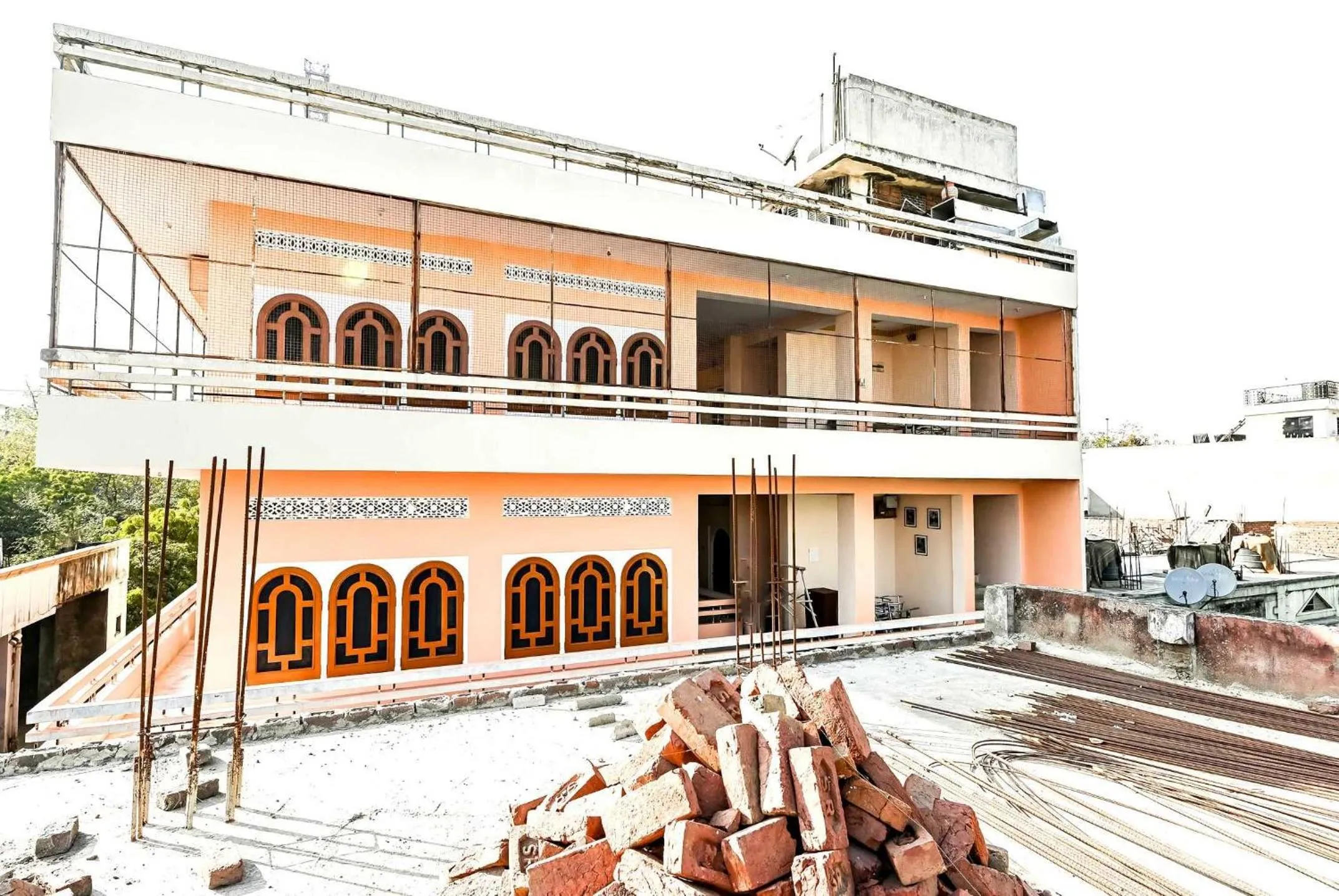 Facade/entrance in SPOT ON Hotel Pink Sun