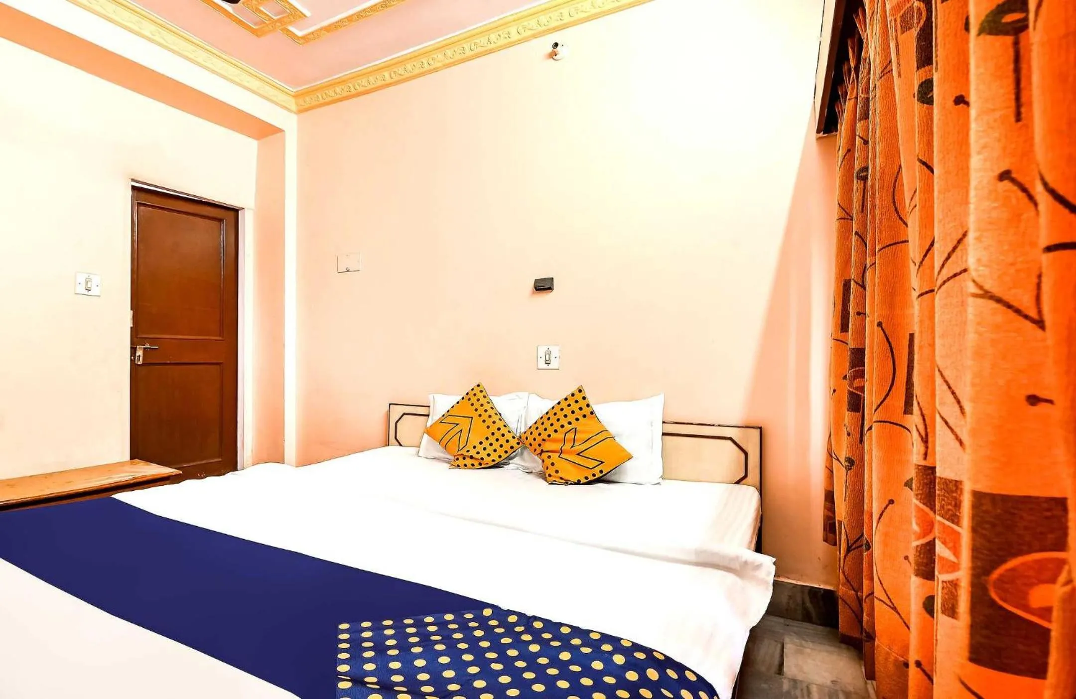 Bedroom in SPOT ON Hotel Pink Sun