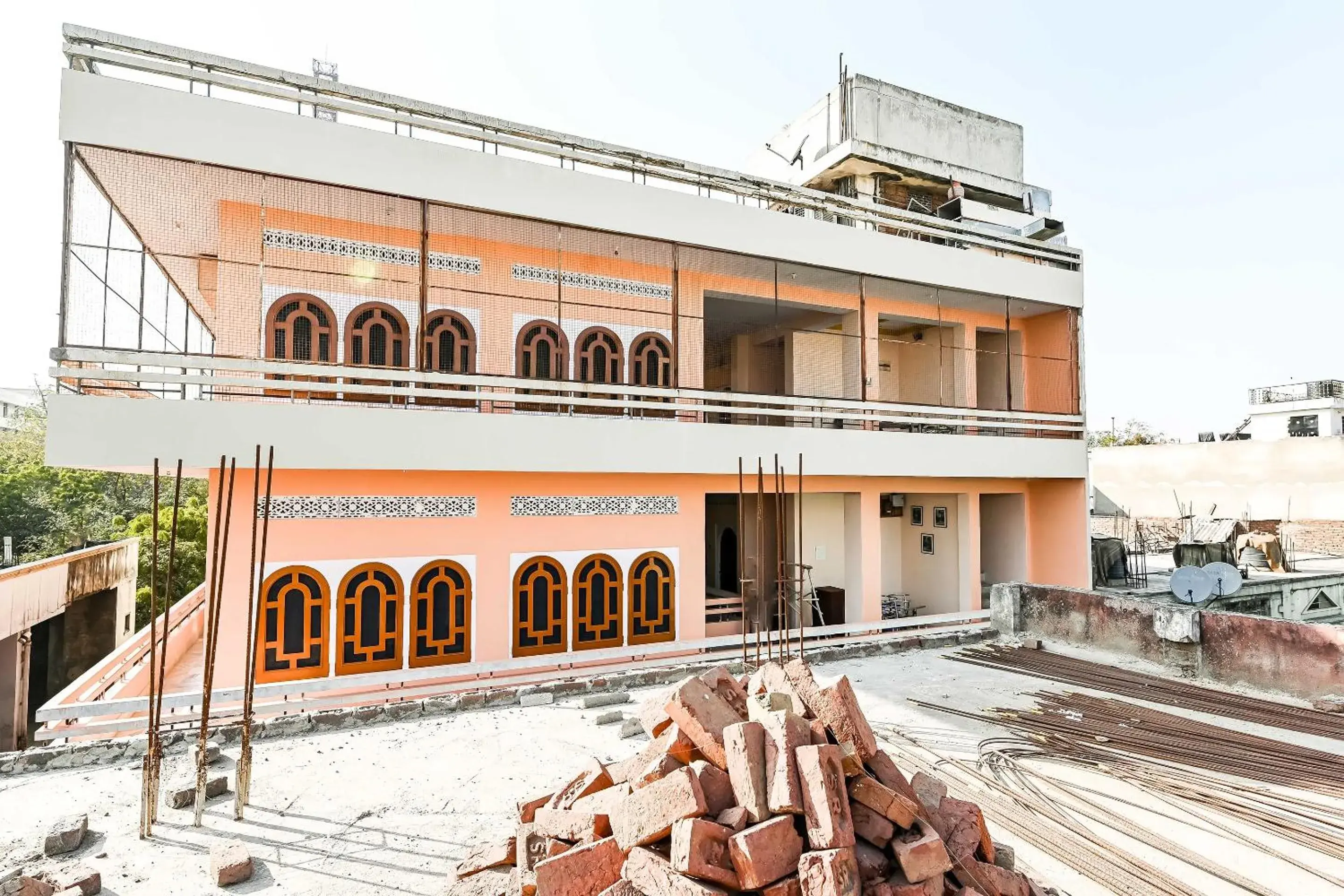 Facade/entrance in SPOT ON Hotel Pink Sun Facade/entrance in SPOT ON Hotel Pink Sun