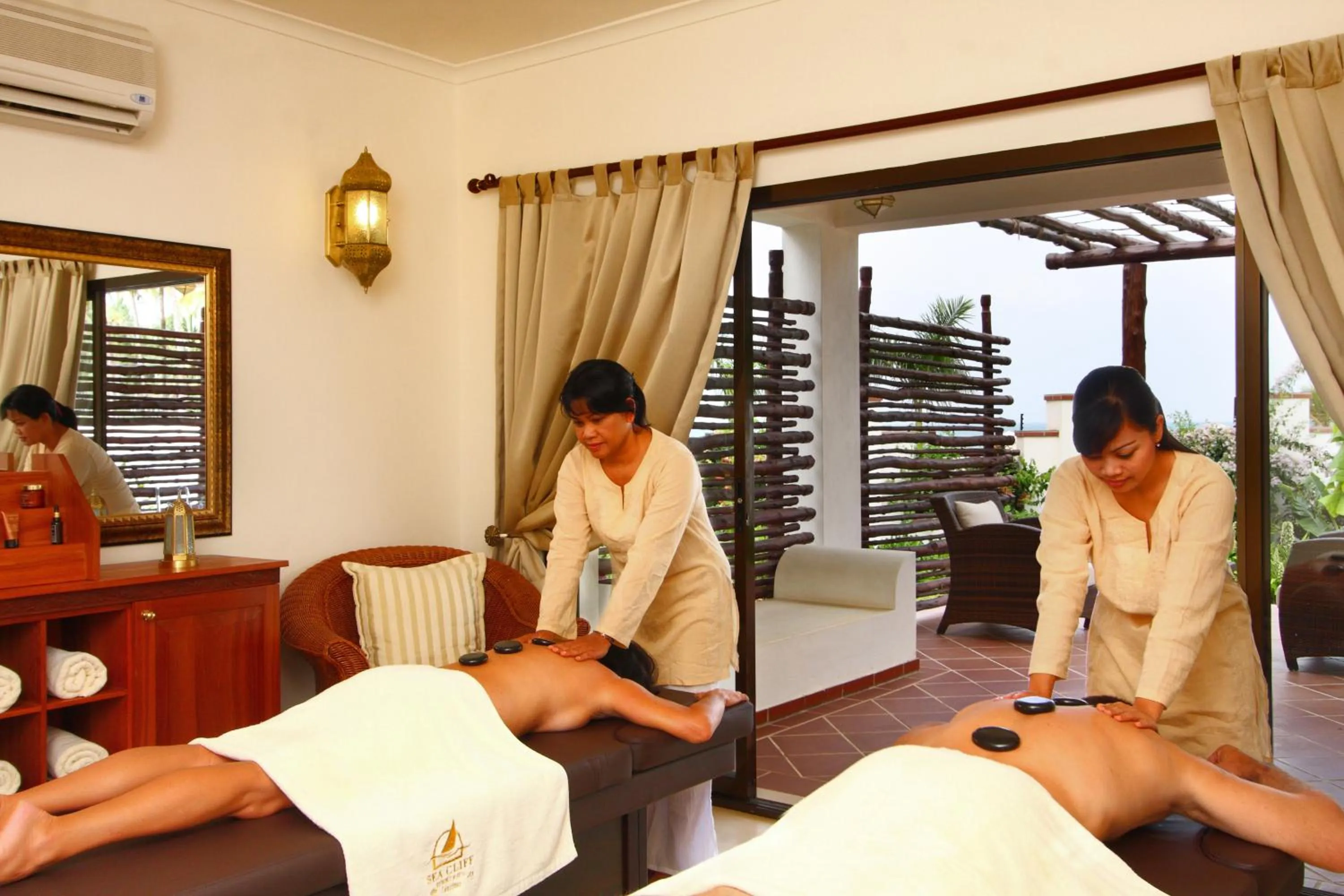 Spa and wellness centre/facilities in Sea Cliff Resort & Spa