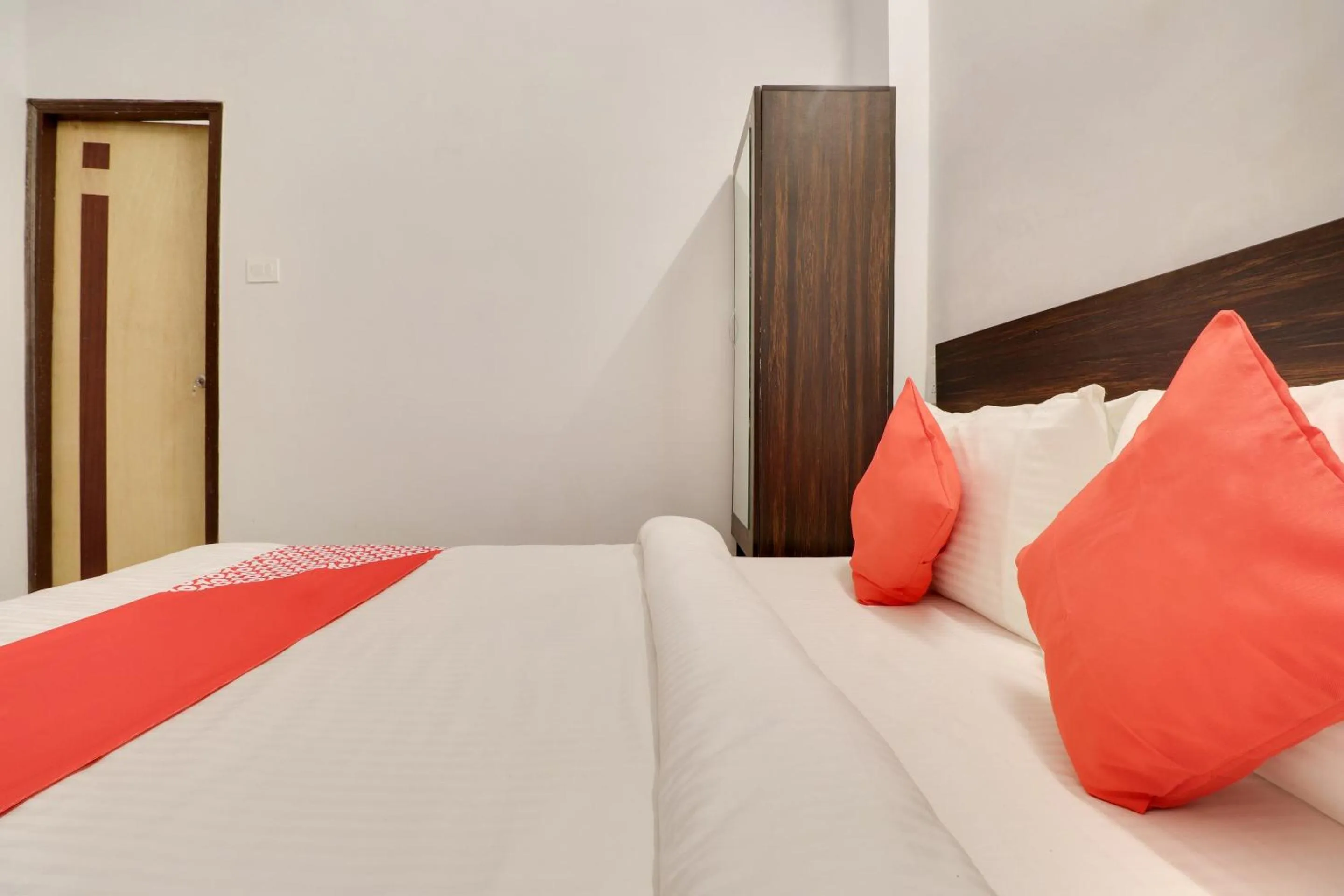 Bedroom, Bed in Hotel O The Velvet Chinhat Tiraha