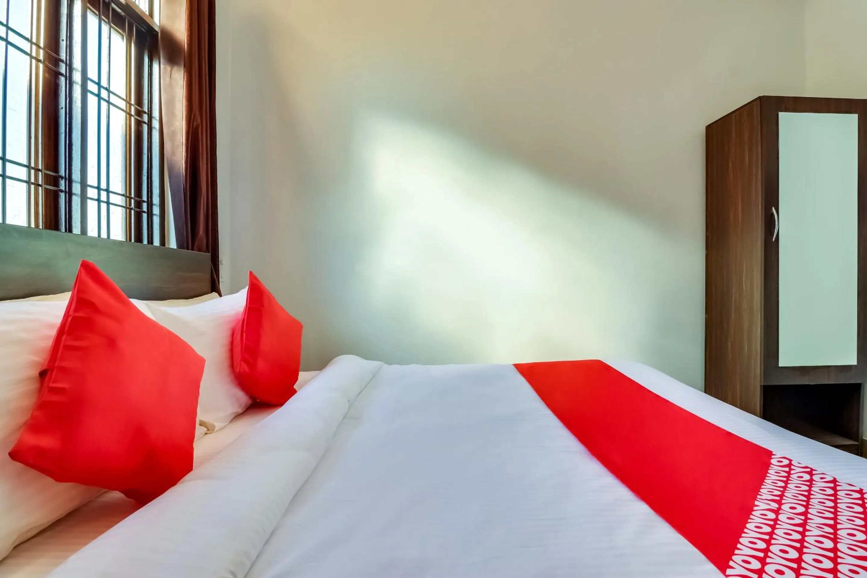 Bedroom, Bed in Hotel O The Velvet Chinhat Tiraha