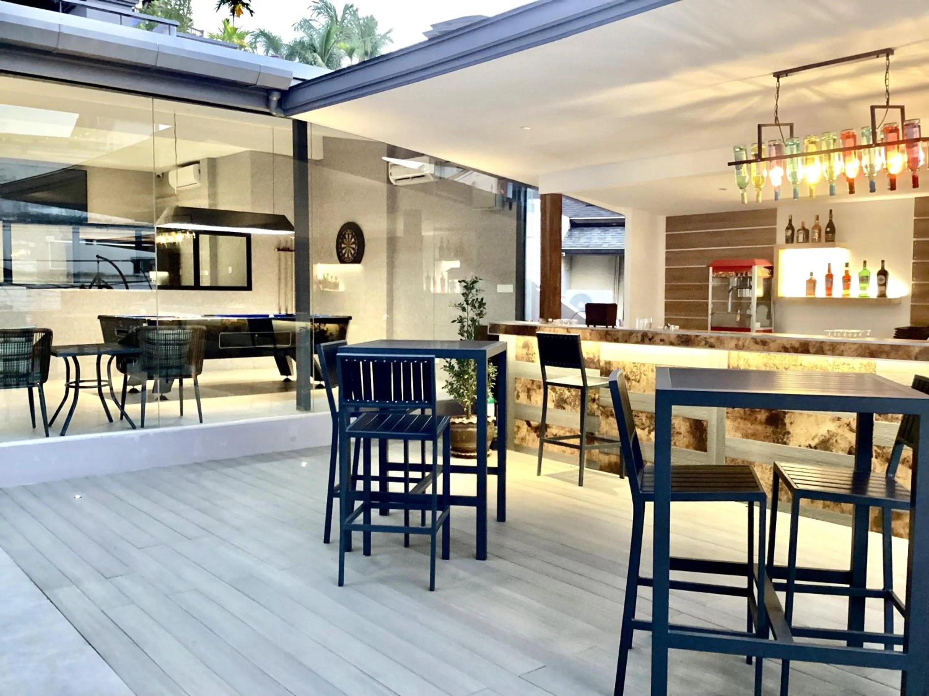 Restaurant/places to eat in Zo Amalthea Hotel