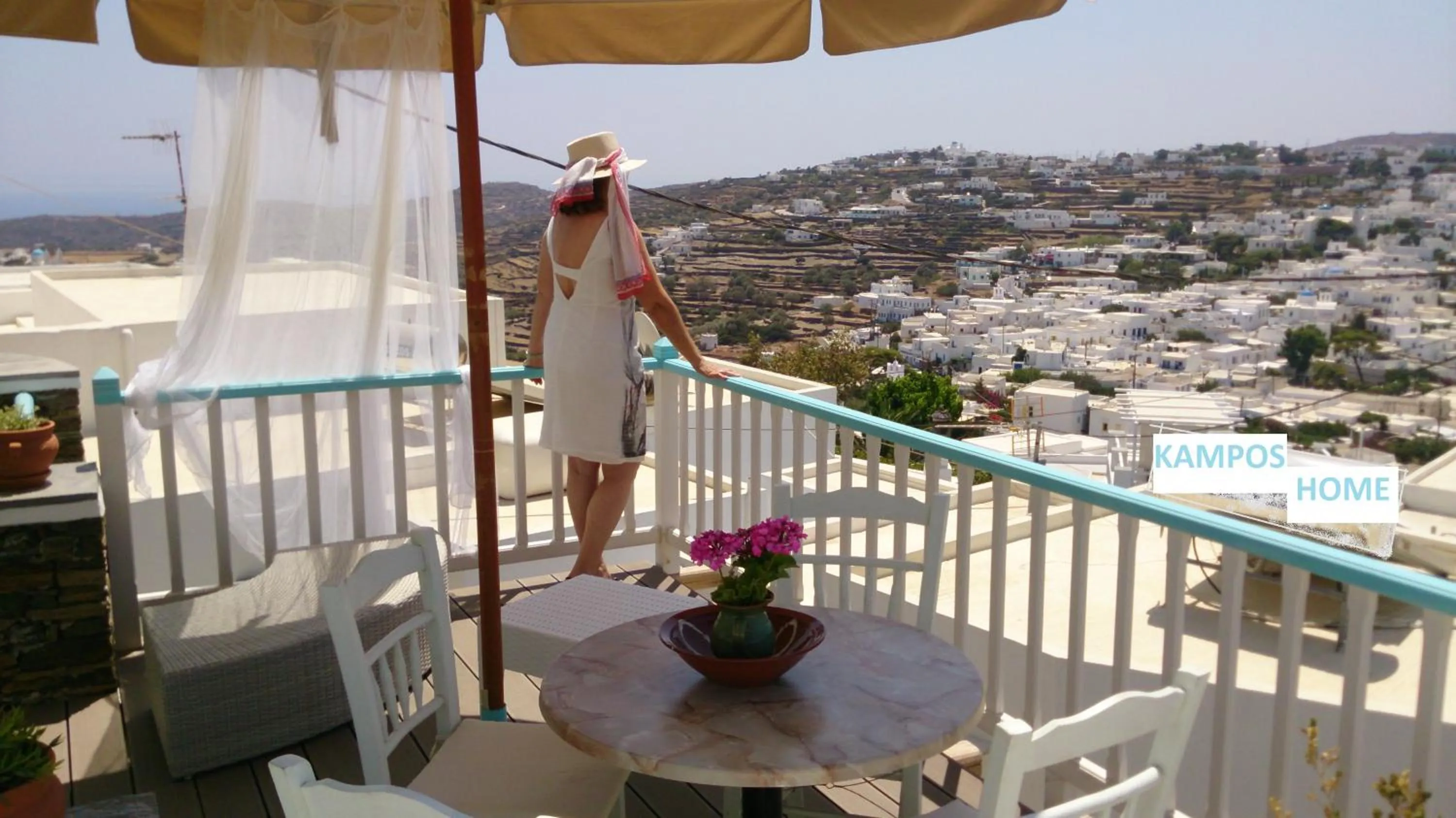 Guests in Kampos Home