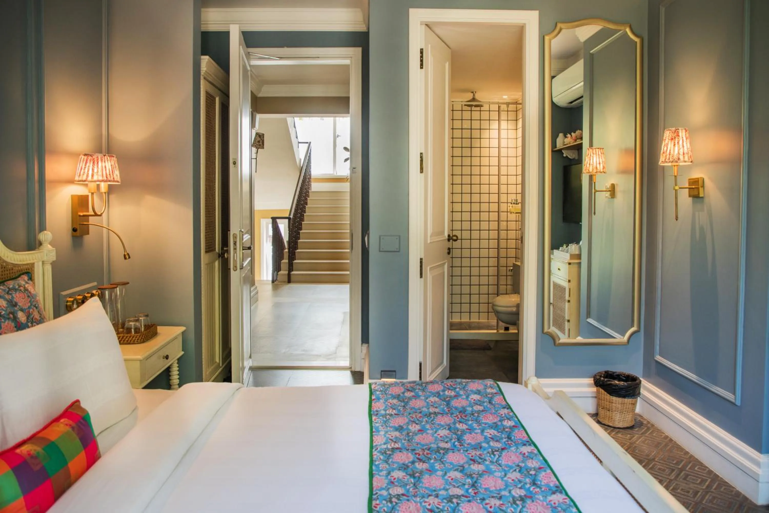 Bed in Red Thread Calangute