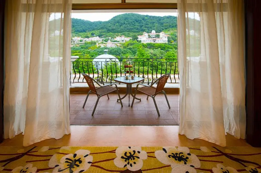 Balcony/Terrace in Guangzhou Phoenix City Hotel