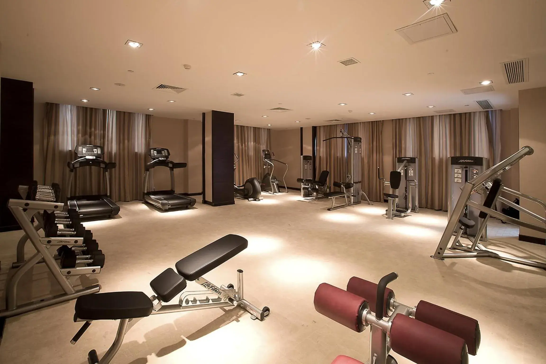 Fitness centre/facilities, Fitness Center/Facilities in Guangzhou Phoenix City Hotel