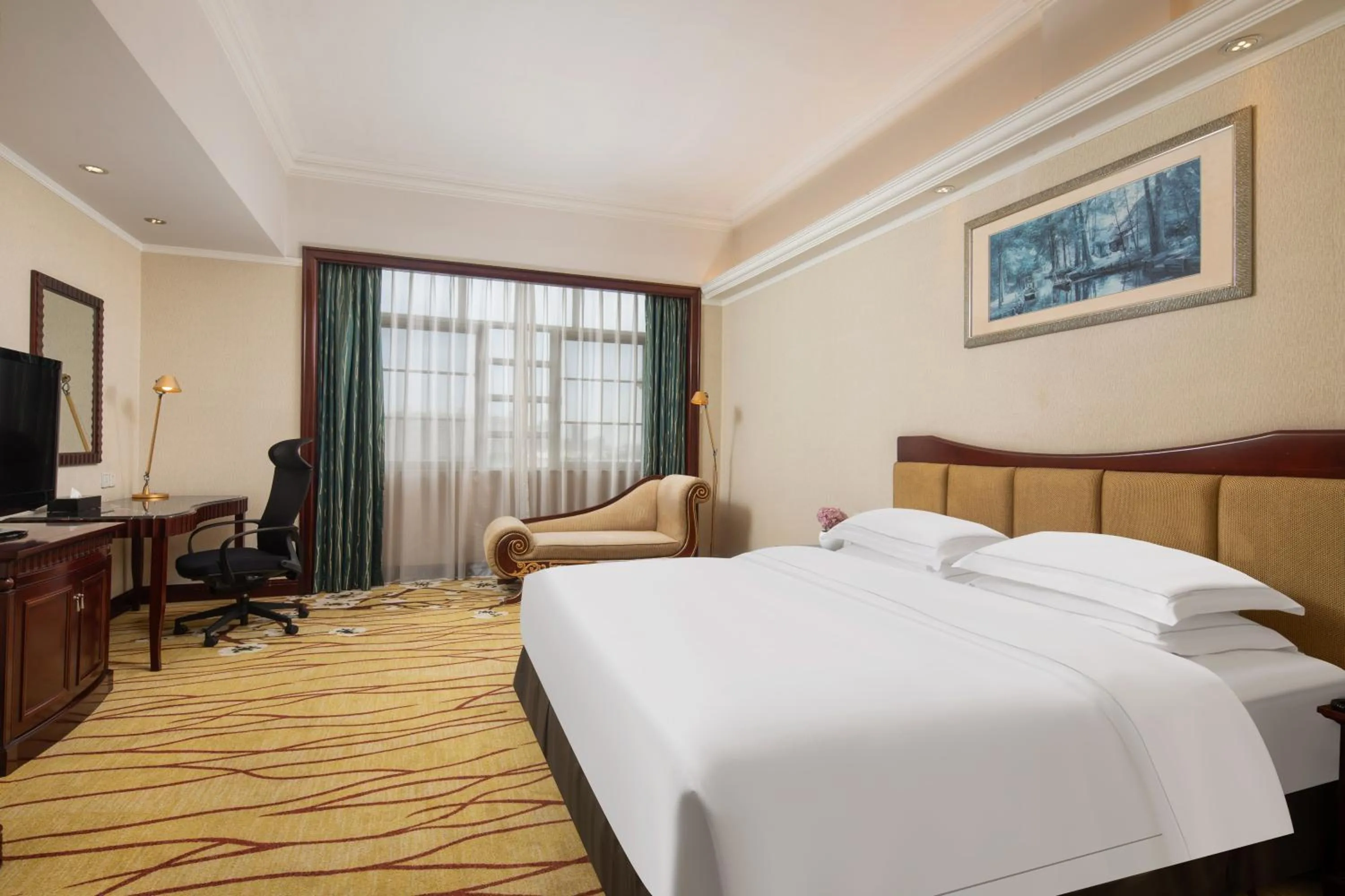 Bed in Guangzhou Phoenix City Hotel-Free Shuttle for Canton Fair 15th Oct to 5th Nov