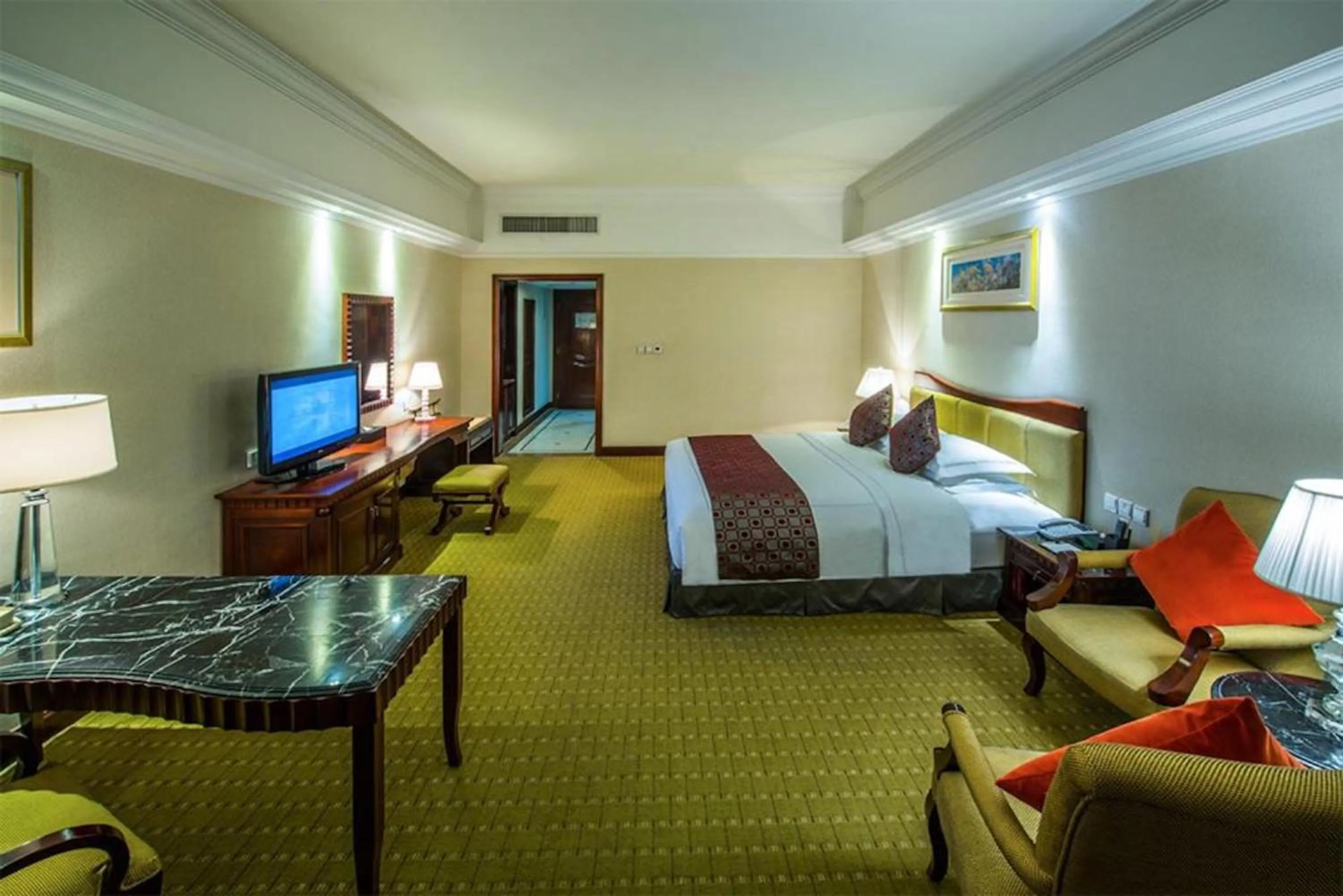 Bed in Guangzhou Phoenix City Hotel-Free Shuttle for Canton Fair 15th Oct to 5th Nov