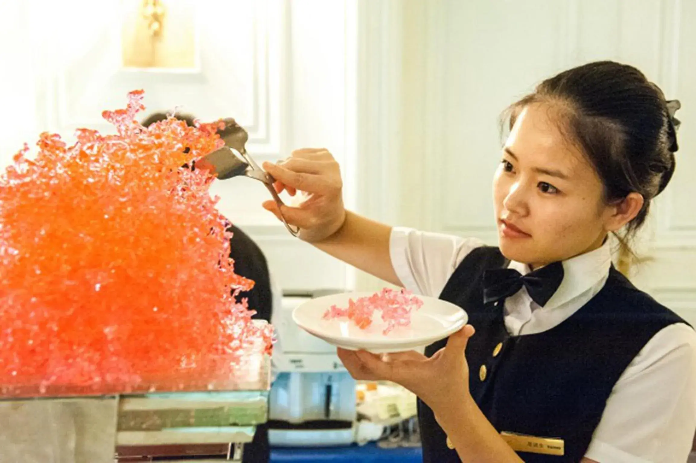 Staff in Guangzhou Phoenix City Hotel