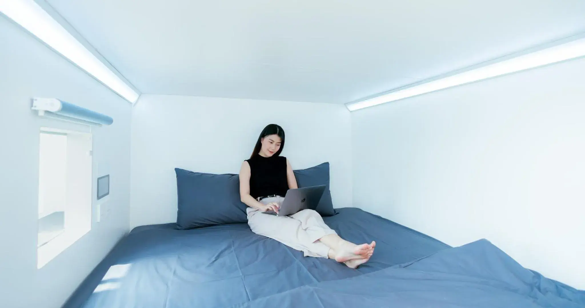 People, Bed in Bobopod Airport CBC, Tangerang People, Bed in Bobopod Airport CBC, Tangerang