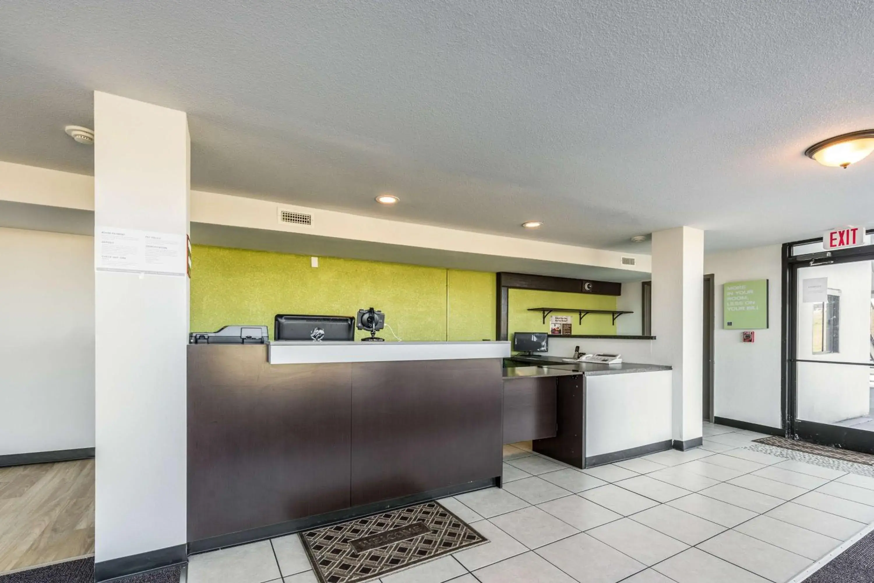 Lobby or reception in Studio 6-Indianapolis, IN Lobby or reception in Studio 6-Indianapolis, IN