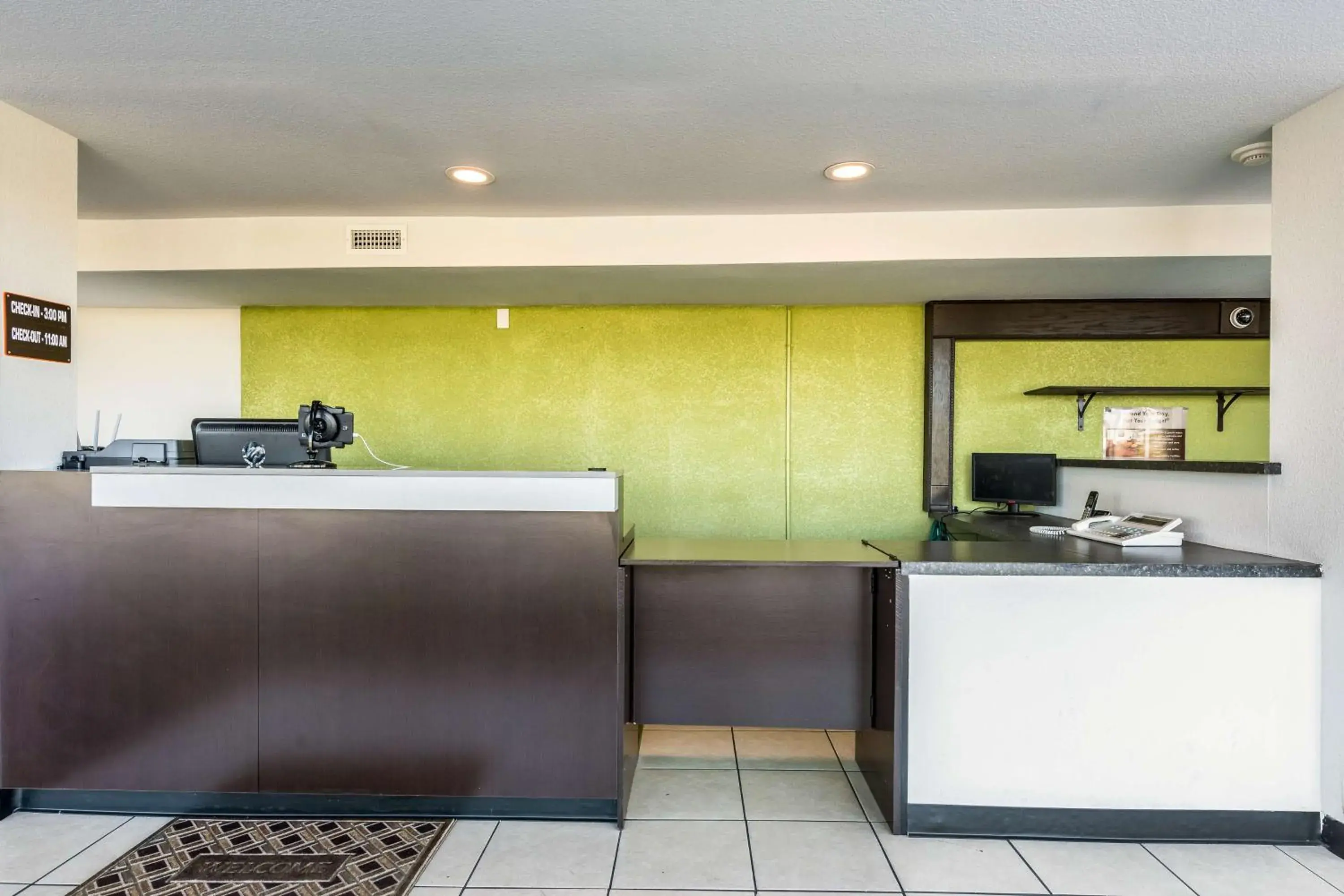 Lobby or reception in Studio 6-Indianapolis, IN Lobby or reception in Studio 6-Indianapolis, IN