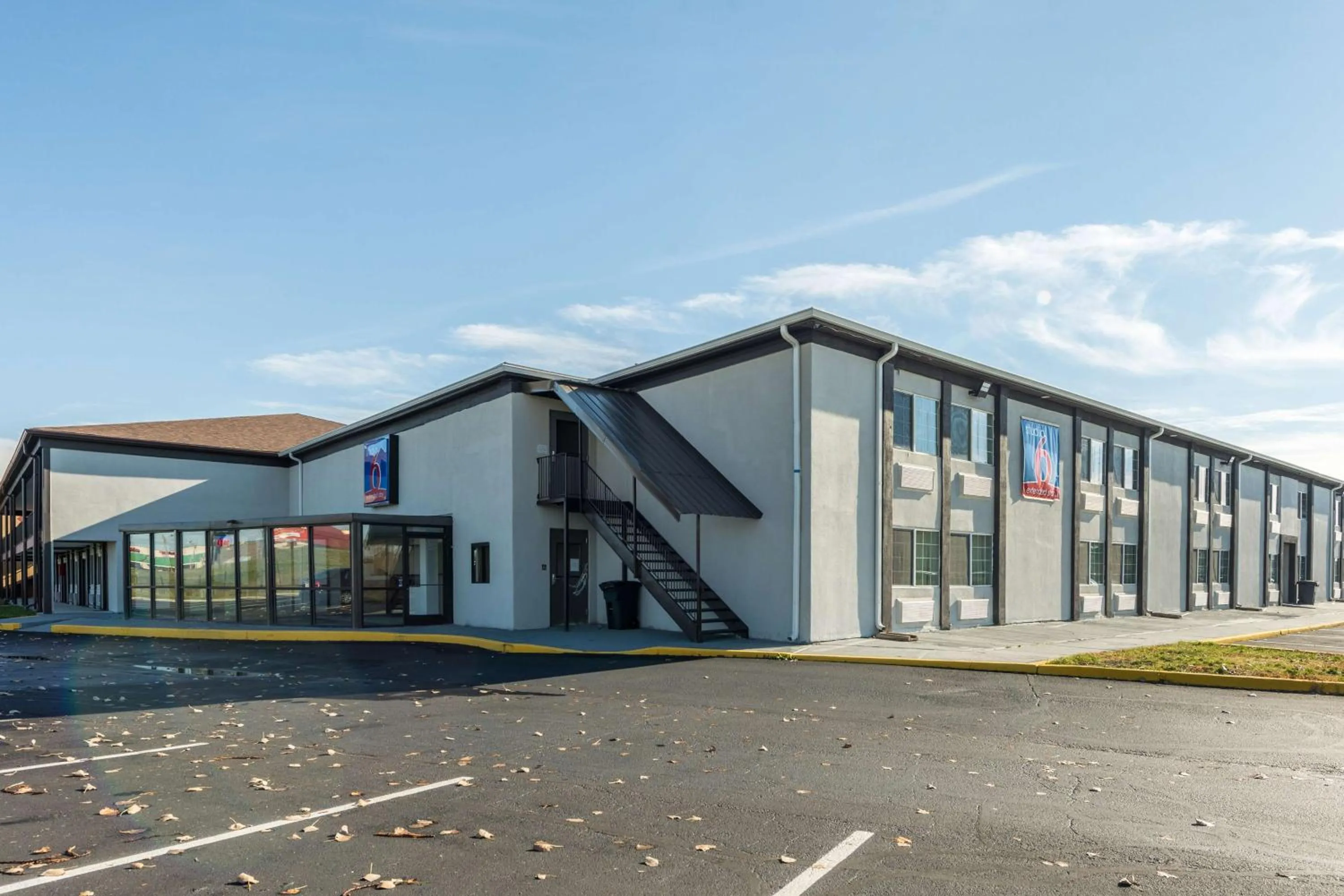 Property building in Studio 6-Indianapolis, IN