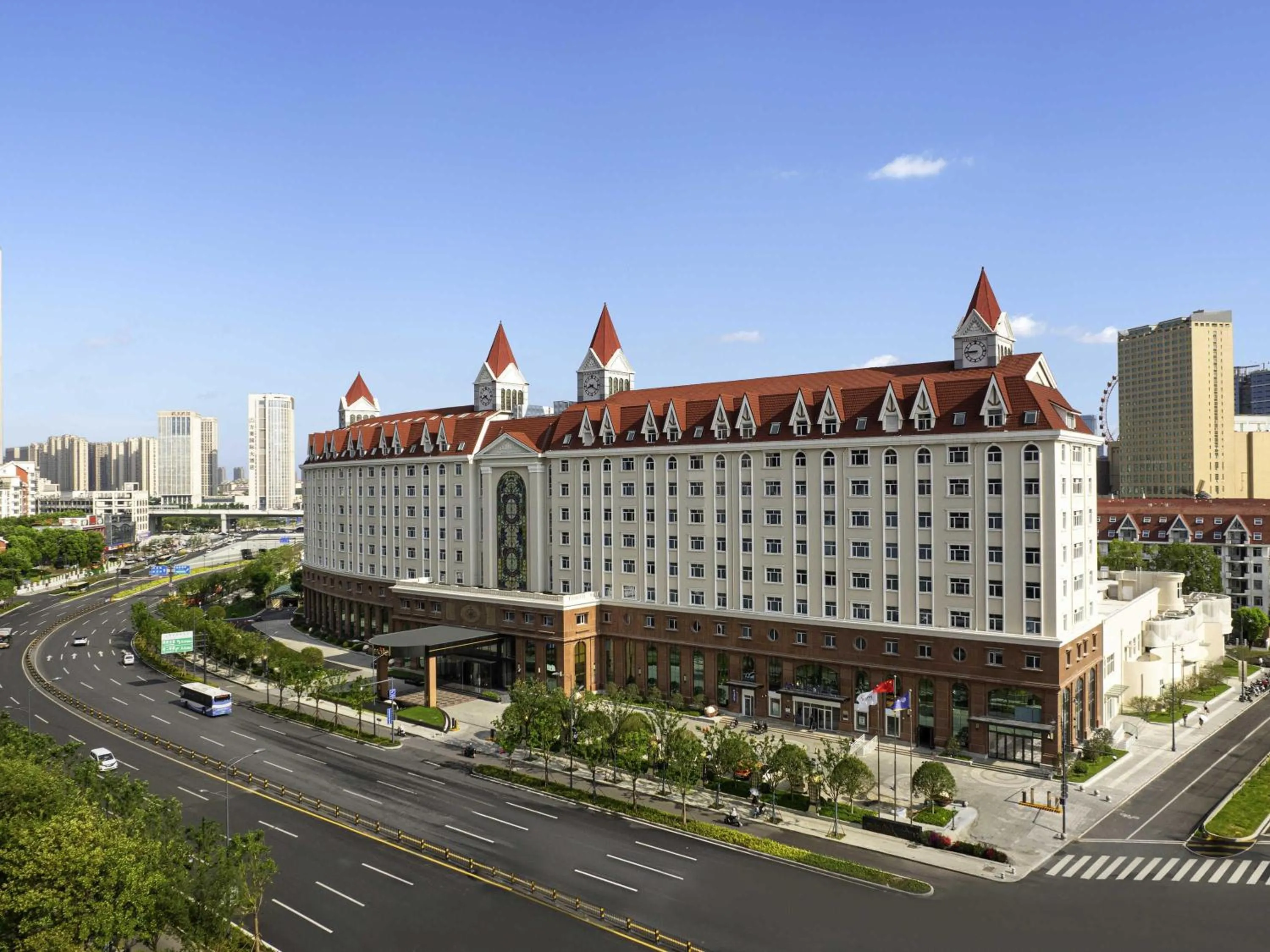 Property building in Swissôtel Hefei Grand Park