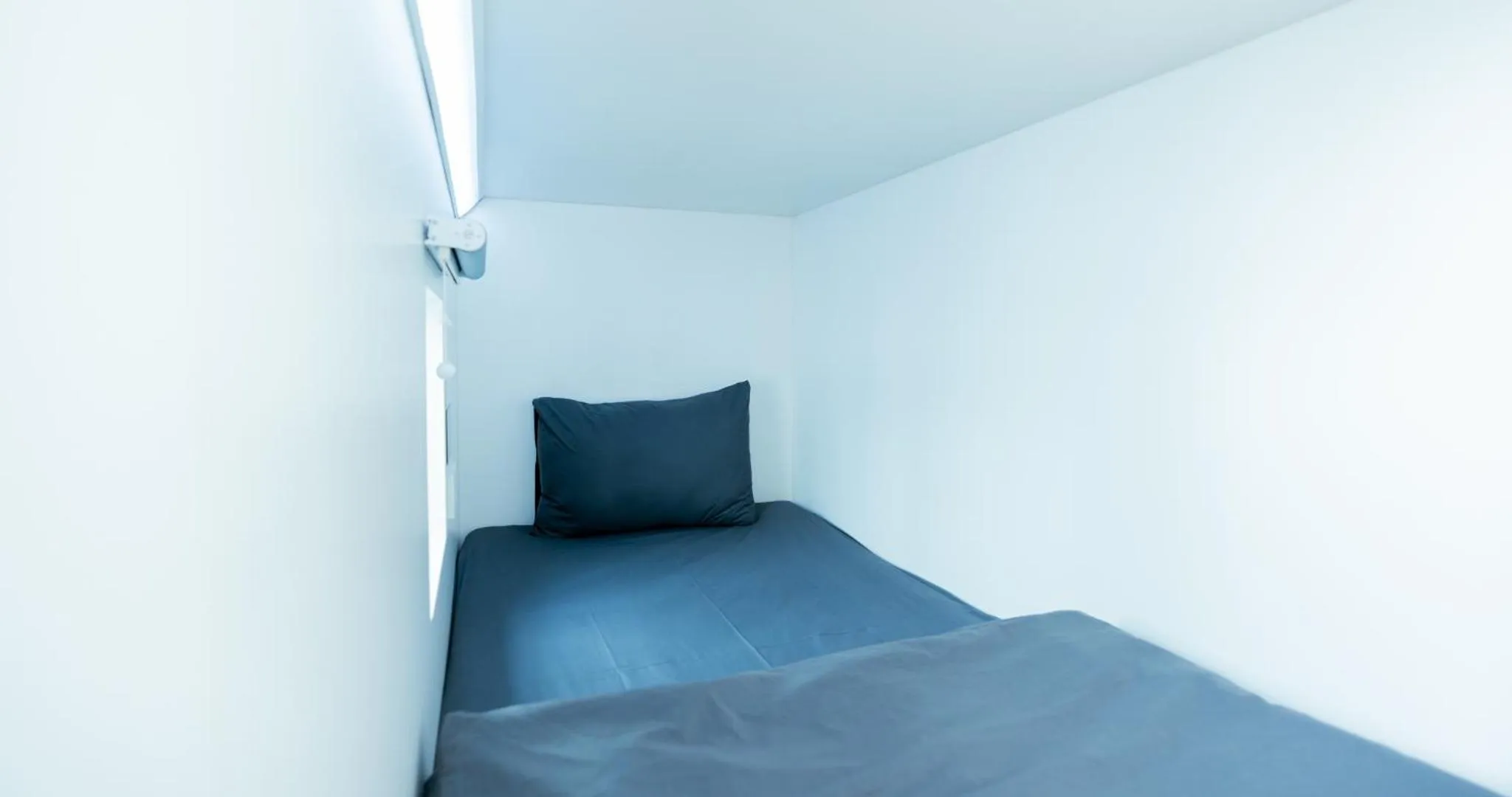 Bedroom, Bed in Bobopod Juanda, Jakarta