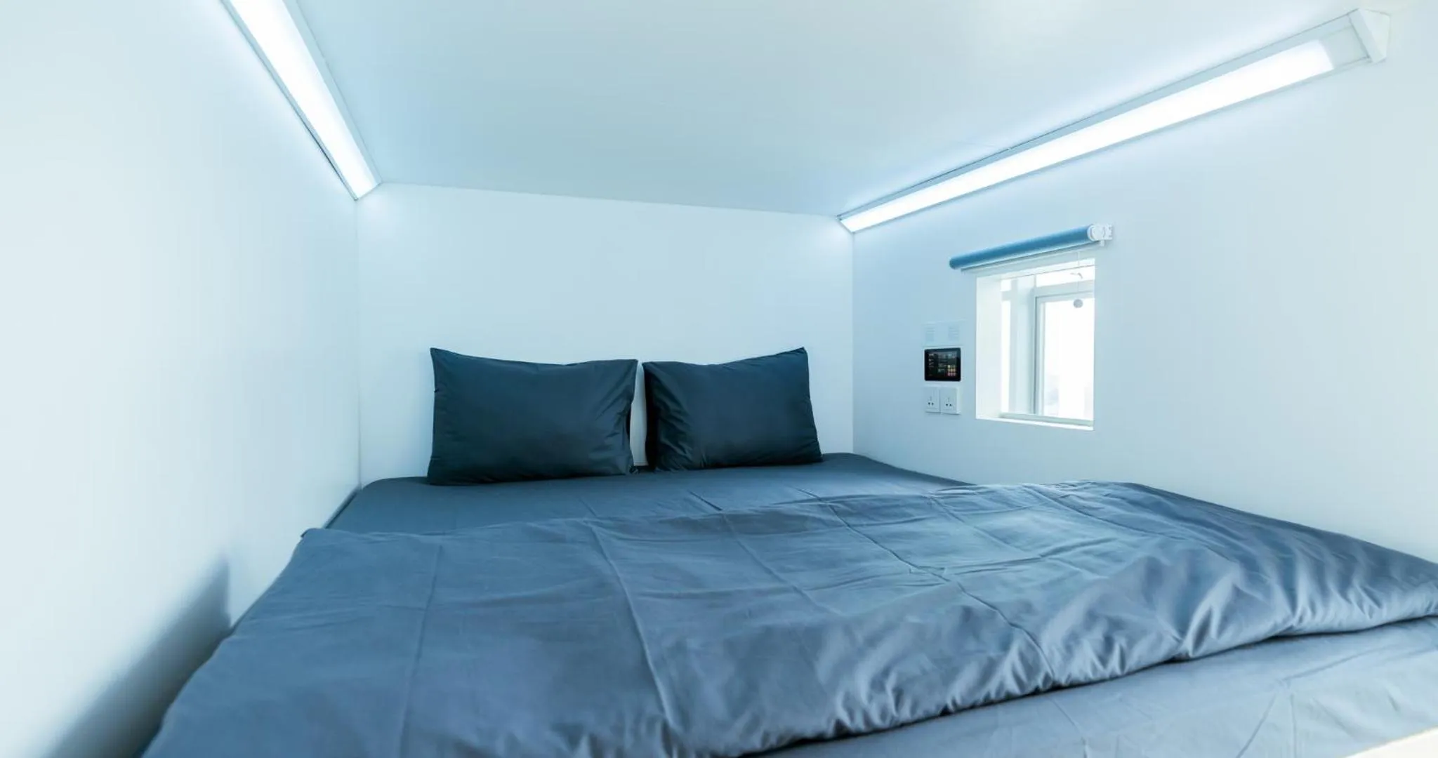 Bedroom, Bed in Bobopod Juanda, Jakarta