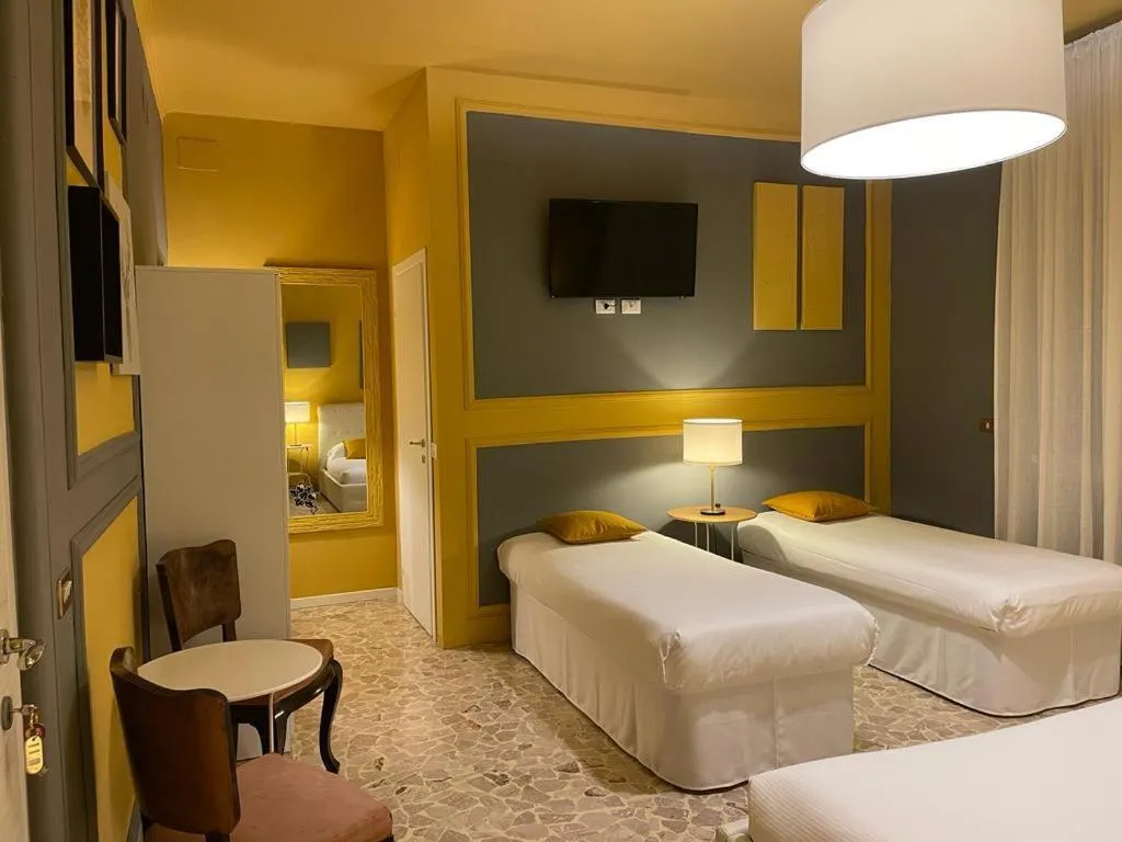 Bedroom, Bed in Central Suite Bed&Breakfast