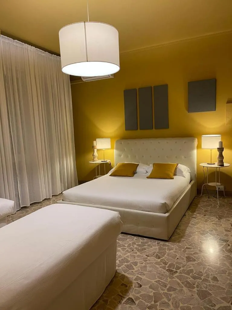 Bedroom, Bed in Central Suite Bed&Breakfast