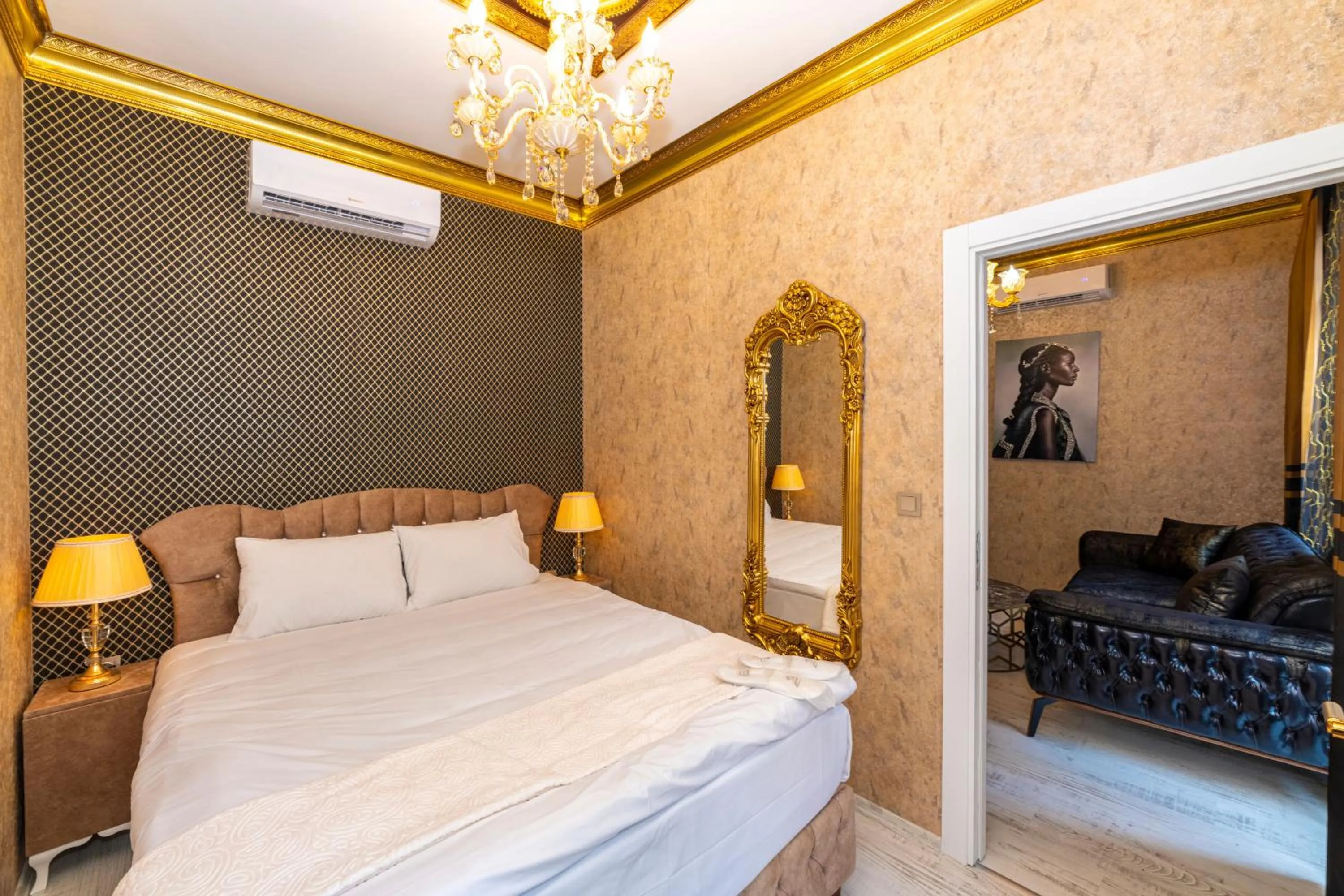 Photo of the whole room, Bed in Istanbul Taksim Residence Hotel By MESUT