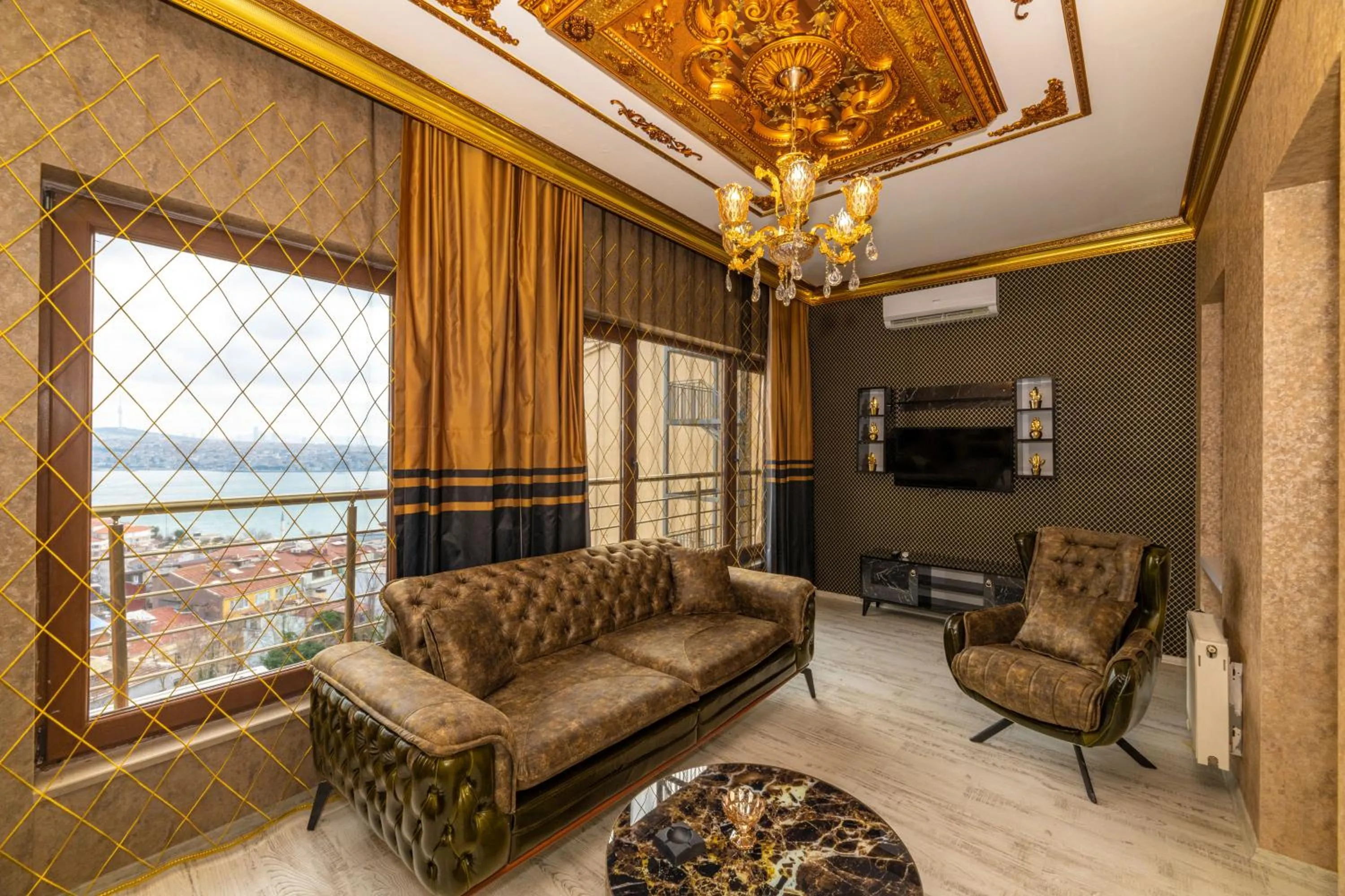 Living room in Istanbul Taksim Residence Hotel By MESUT