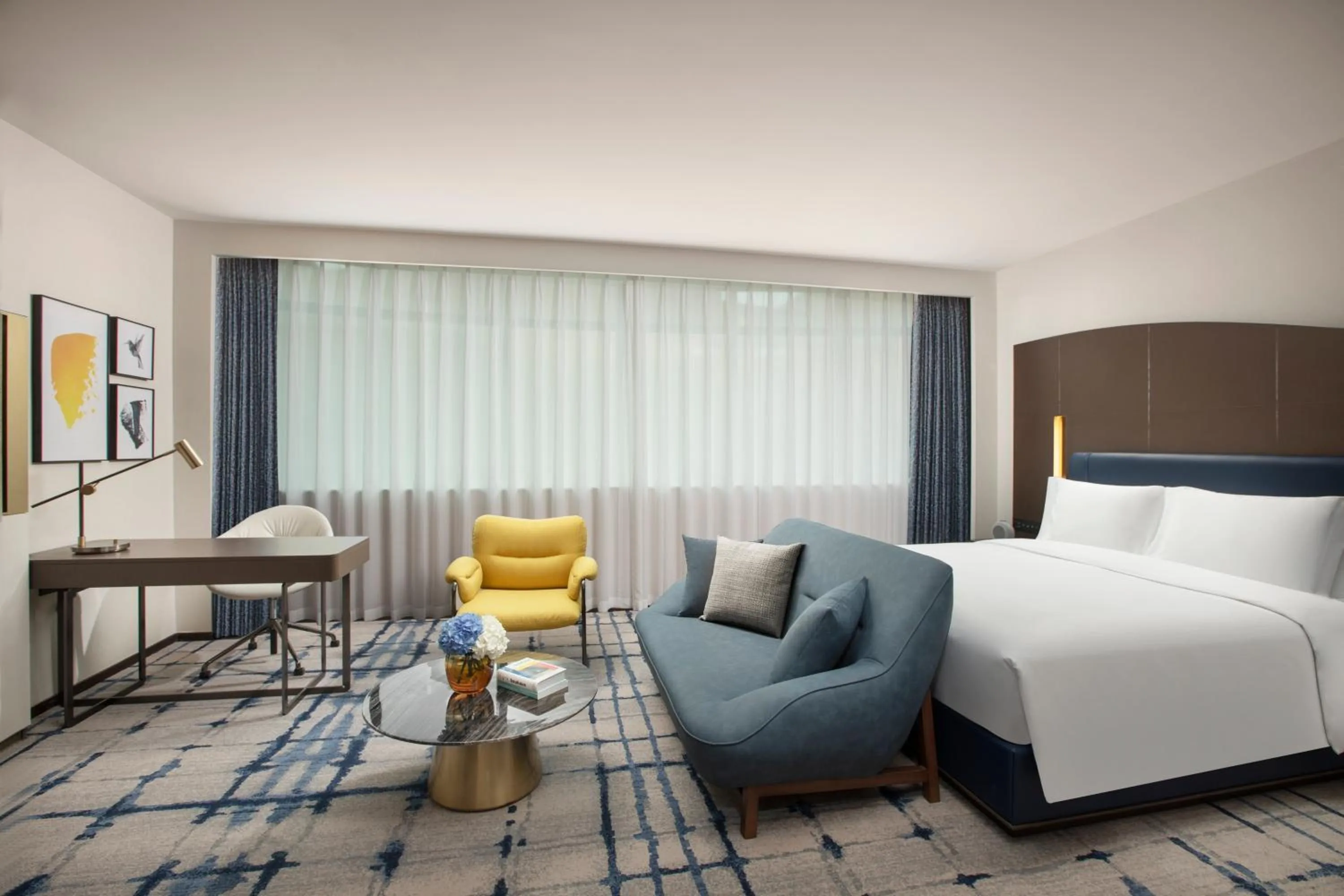 Photo of the whole room, Bed in voco Wuhan Xinhua by IHG