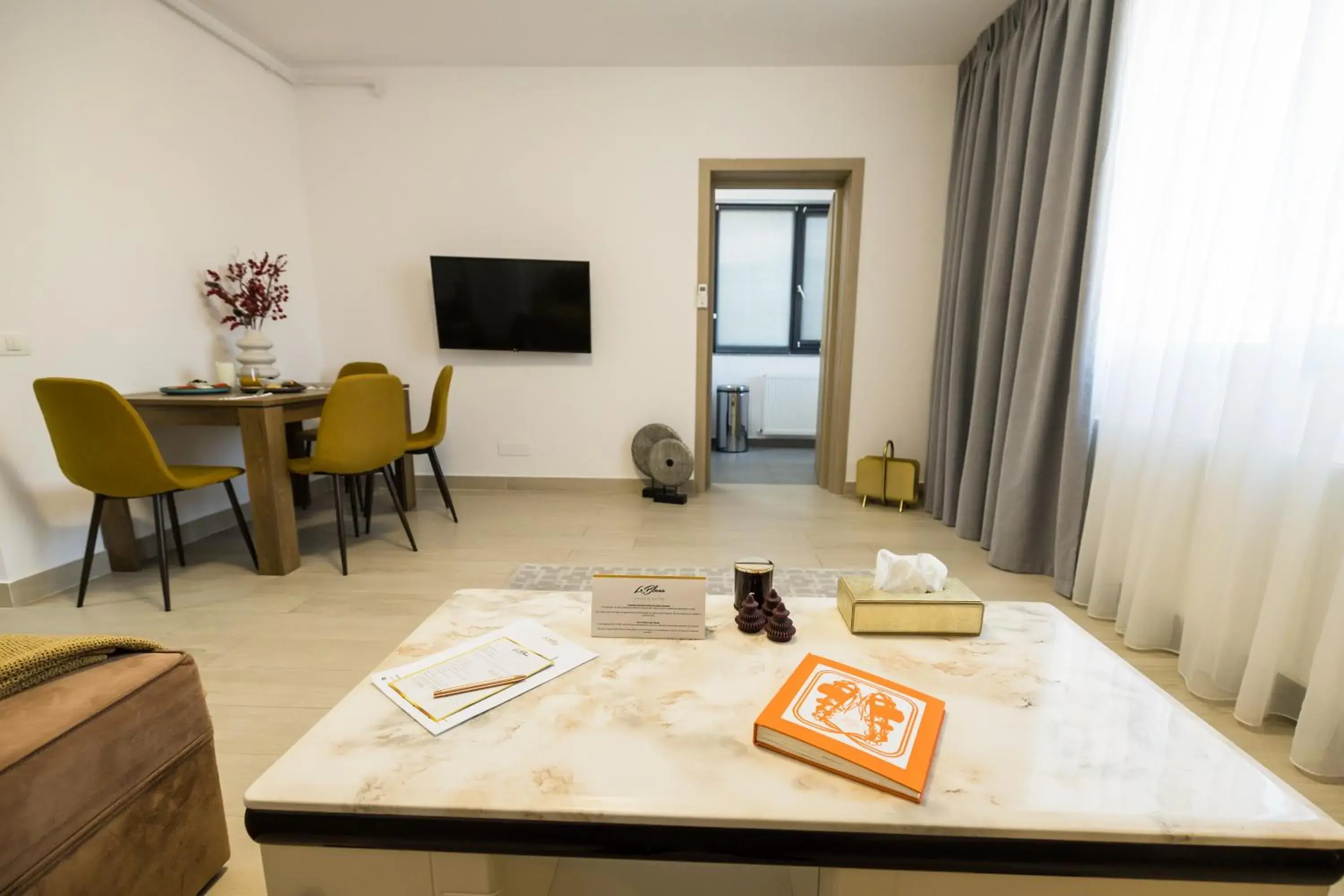 TV and multimedia, Bed in Le Blanc ApartHotel TV and multimedia, Bed in Le Blanc ApartHotel