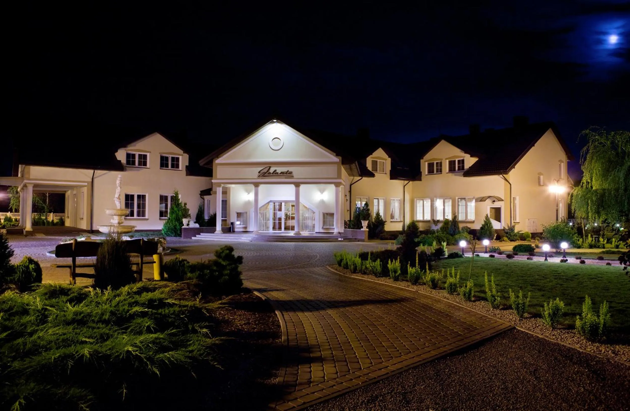 Facade/entrance in Dworek Jolanta