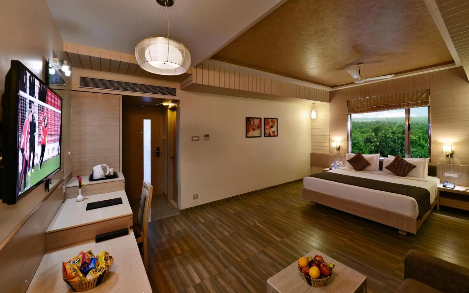 Bedroom, Bed in Sarovar Portico Sasangir
