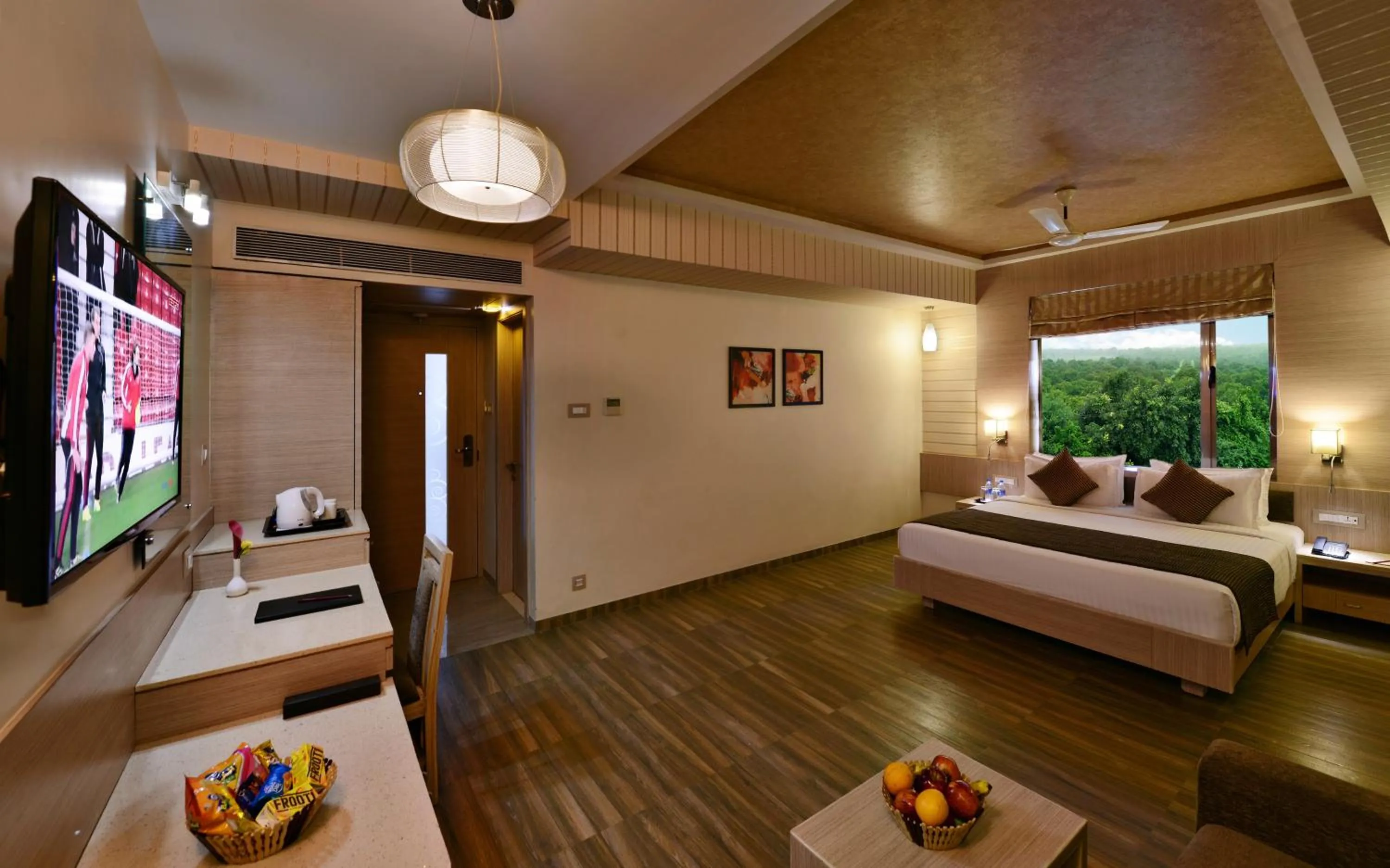 Bedroom, Bed in Sarovar Portico Sasangir