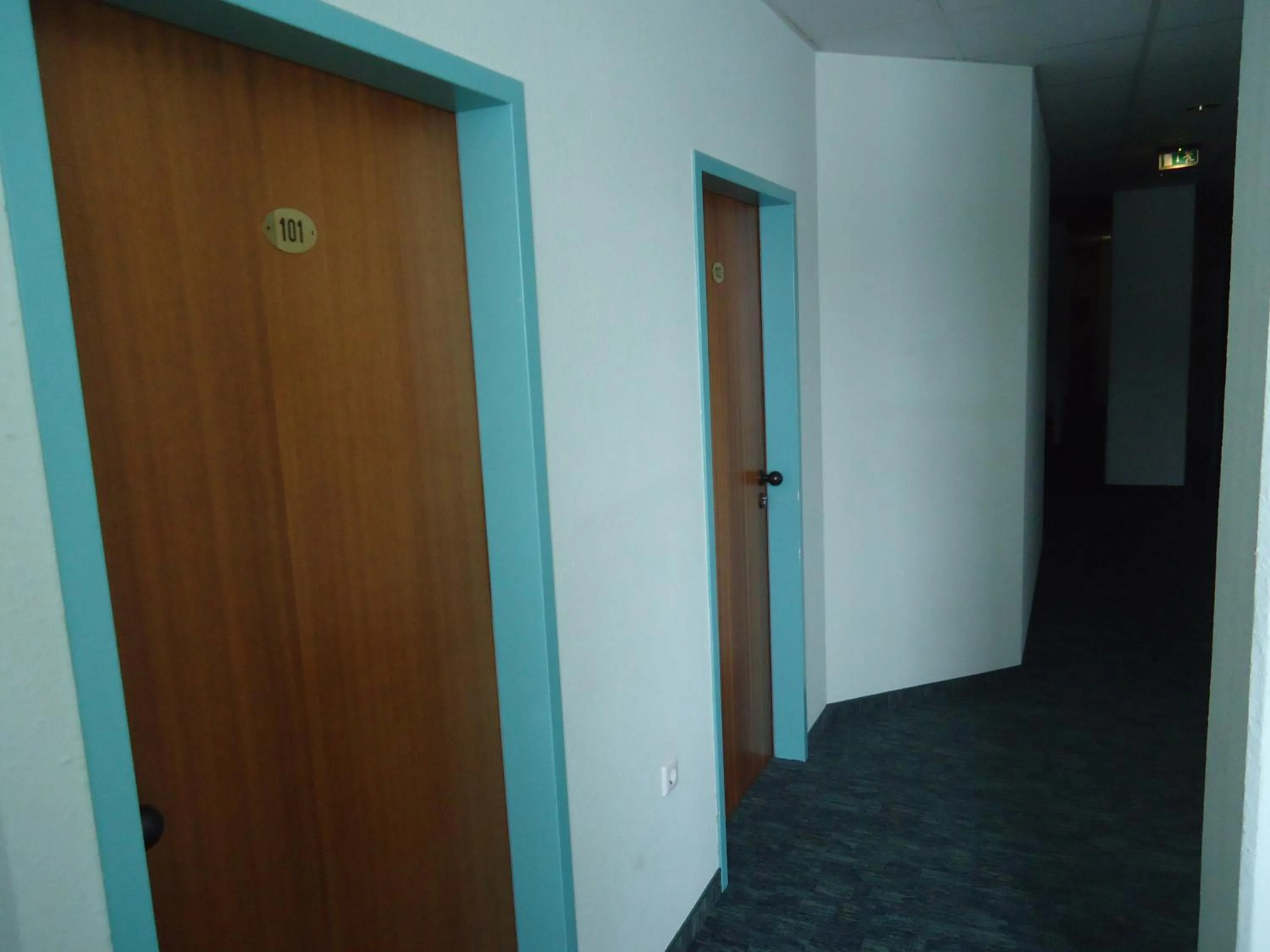 Other in enjoyHotel garni Korntal Stuttgart b&b Parkplatz Sprinter Penny eTank