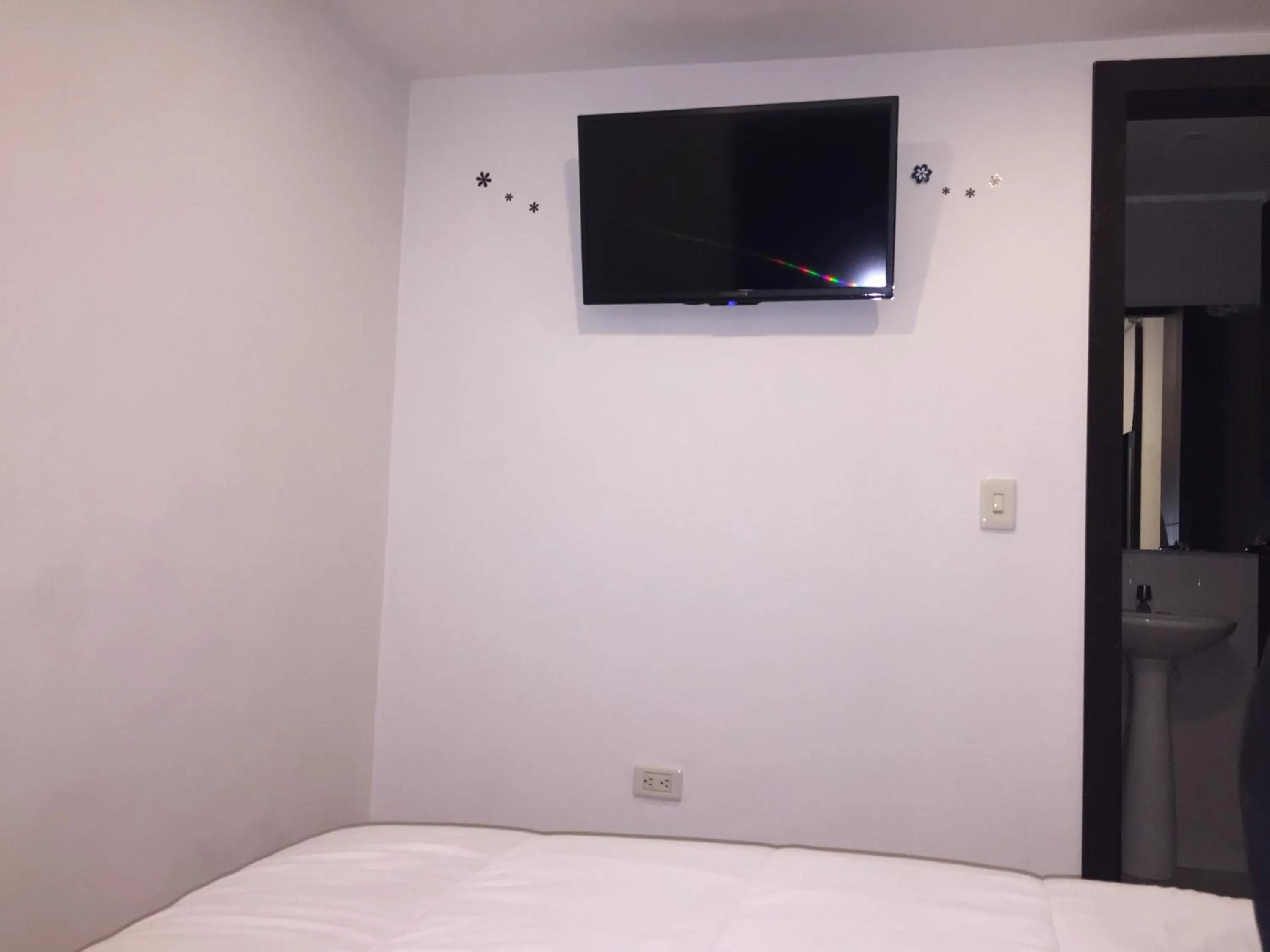 Bathroom, Bed in Hotel Montecarlo Boutique