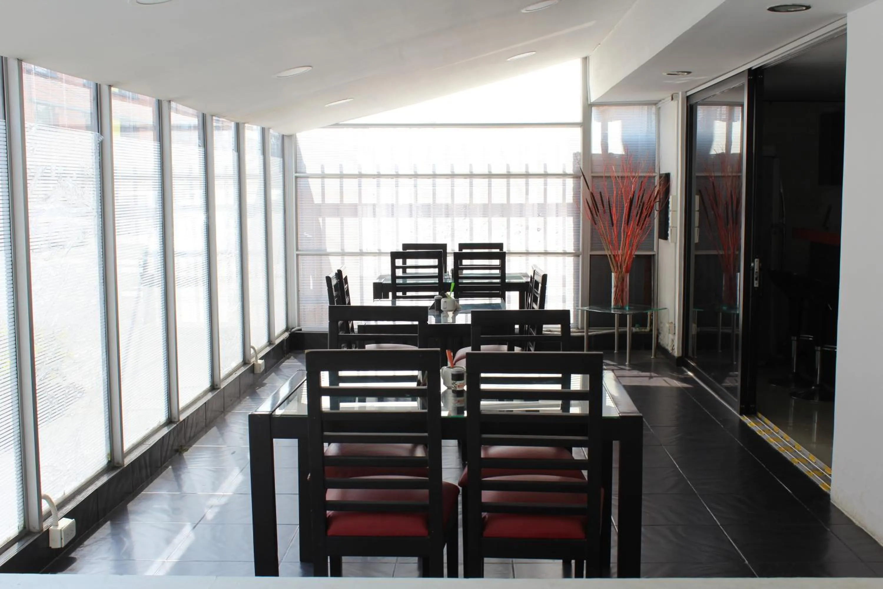 Dining area in Hotel Montecarlo Boutique