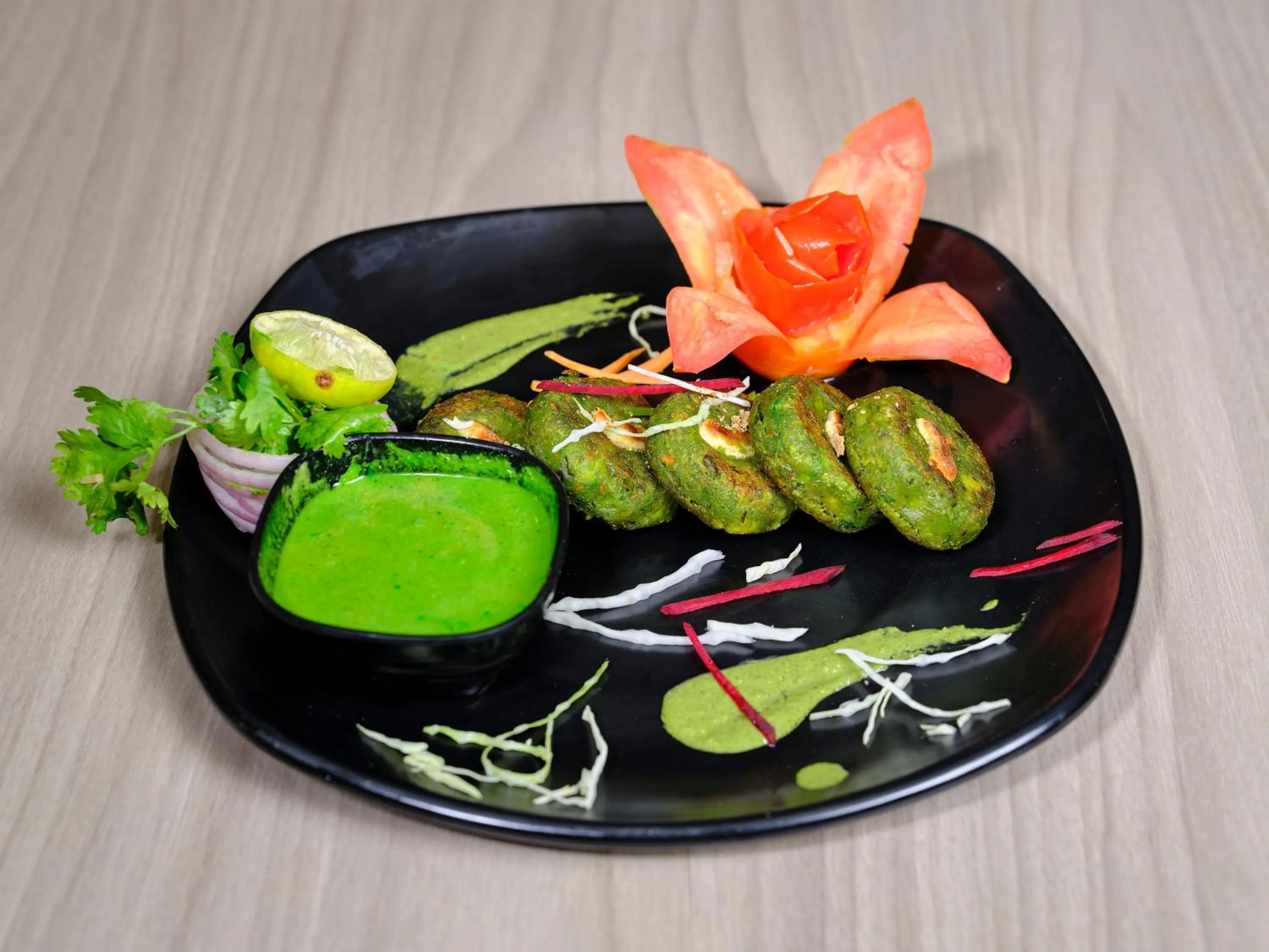 Food and drinks in Pride Biznotel Sasan Gir