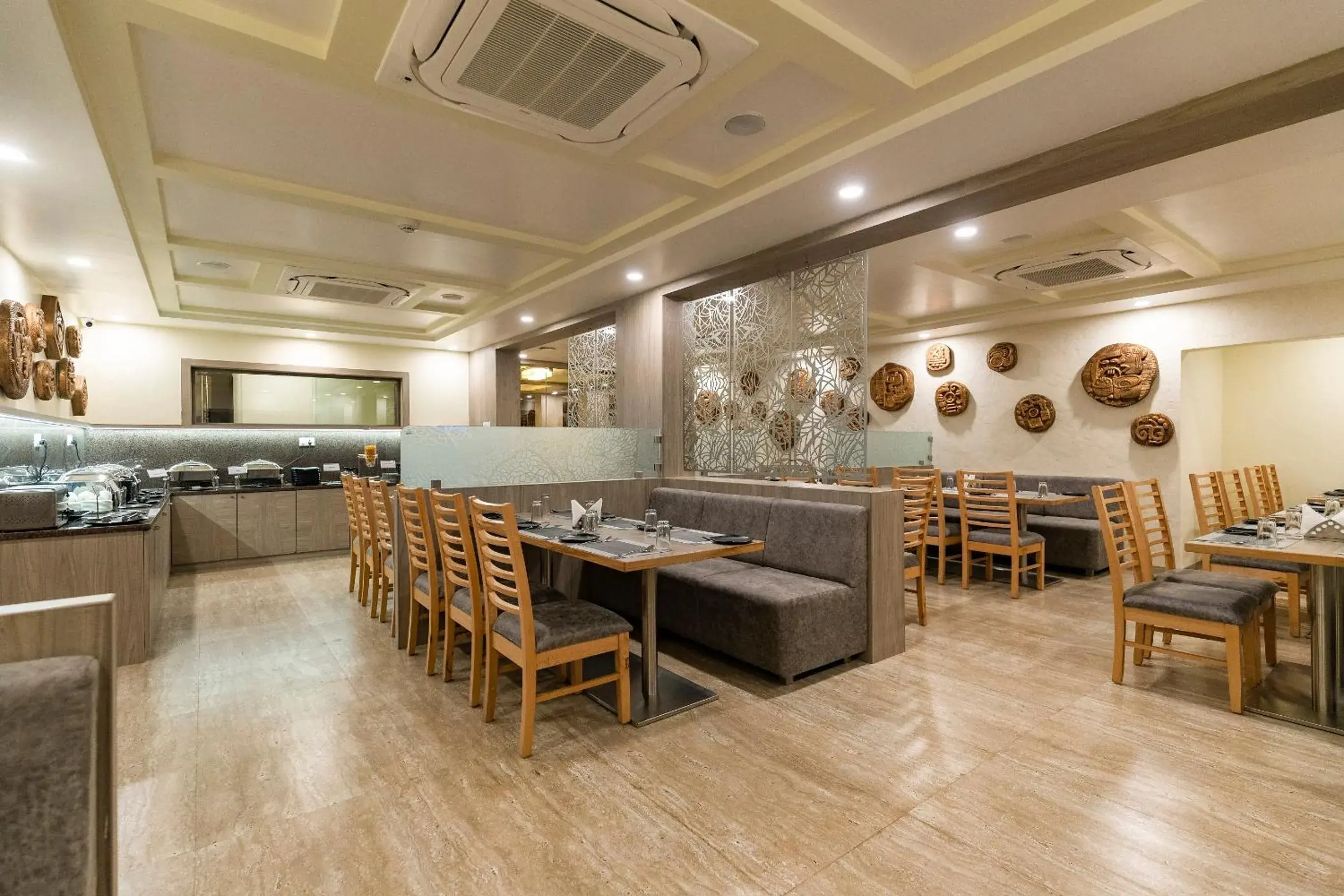 Restaurant/places to eat in Pride Biznotel Sasan Gir Restaurant/places to eat in Pride Biznotel Sasan Gir