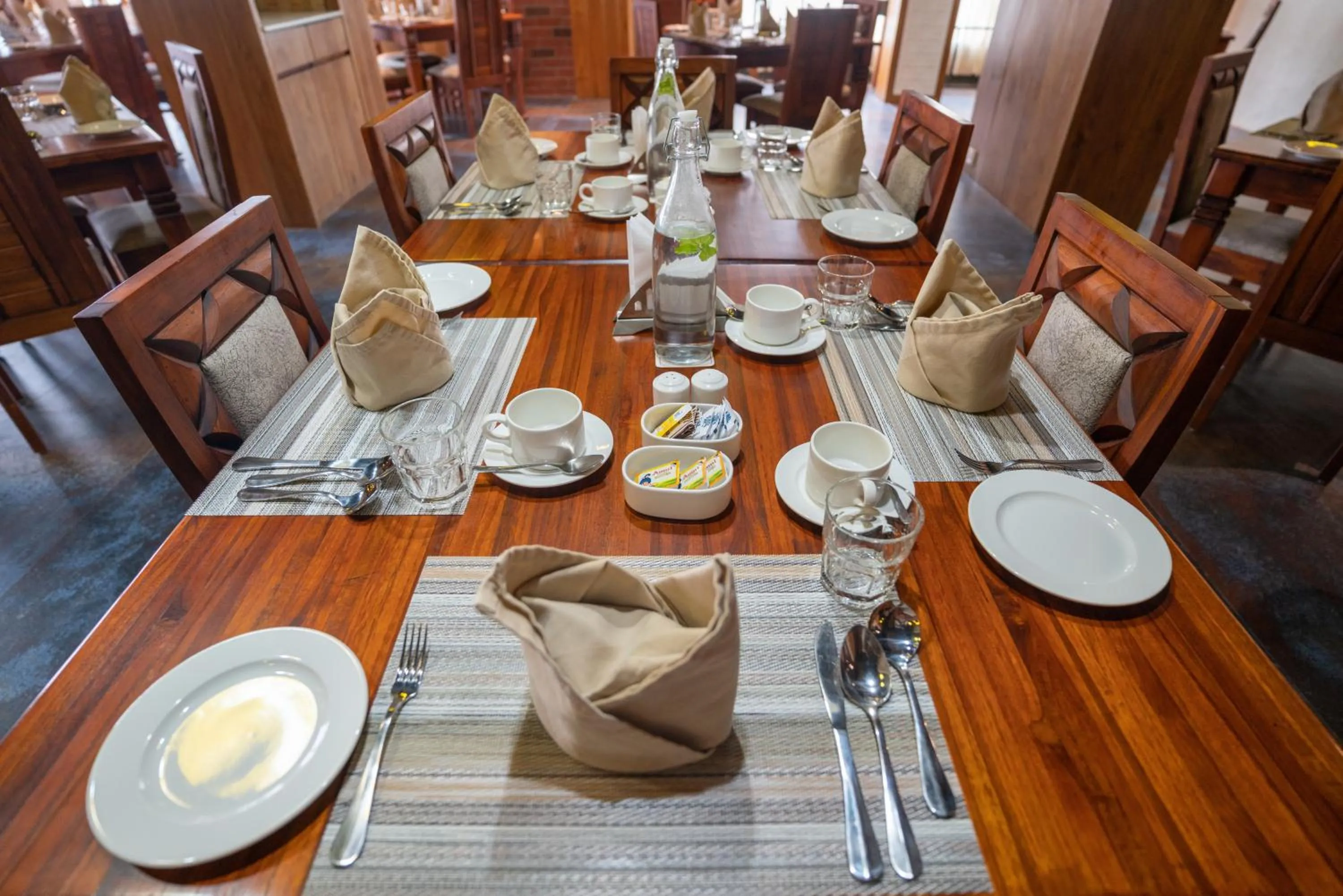 Restaurant/places to eat in Regenta Inn Morbi