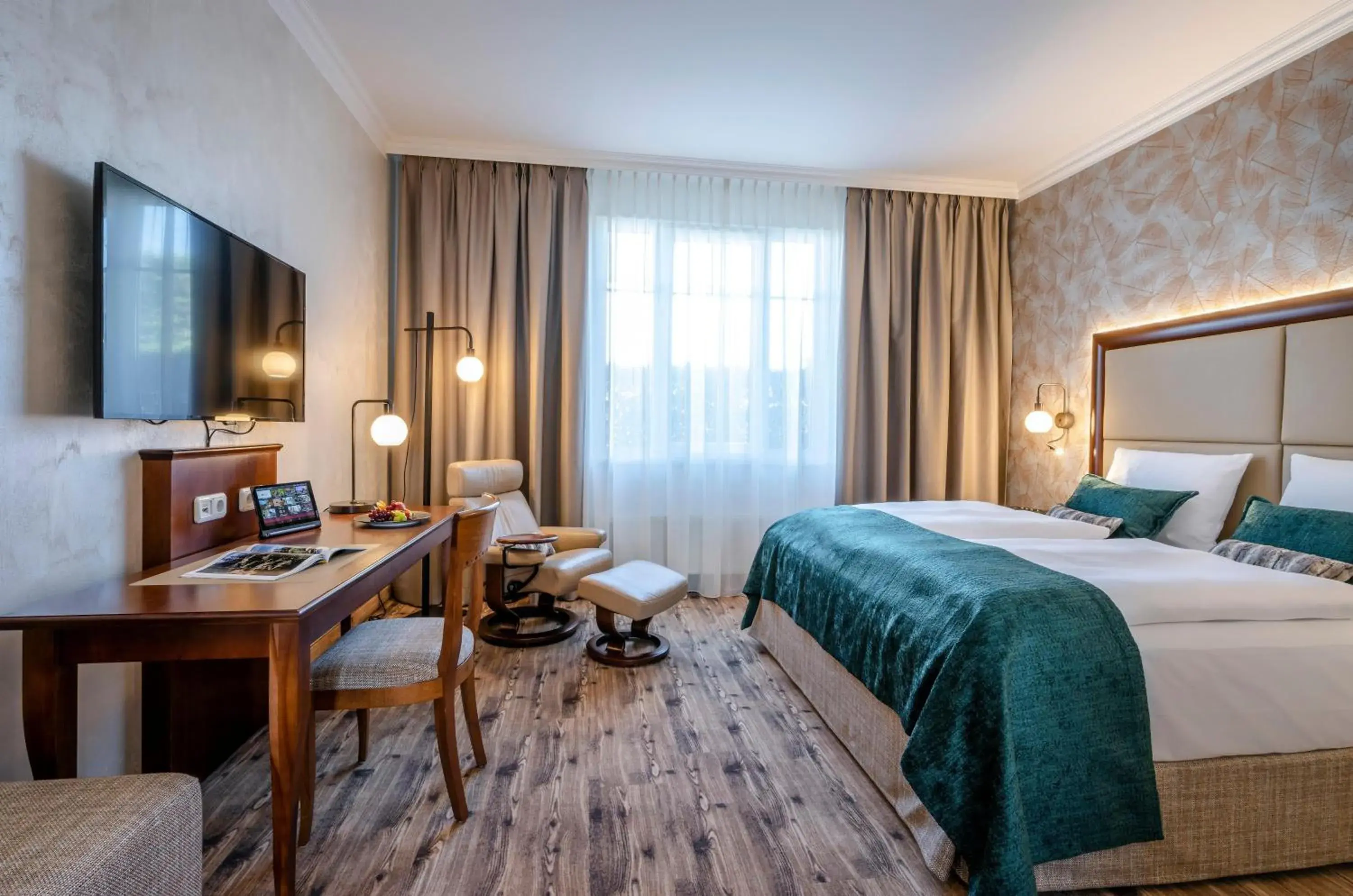 Shower, Bed in Best Western Plus Hotel Erb Shower, Bed in Best Western Plus Hotel Erb