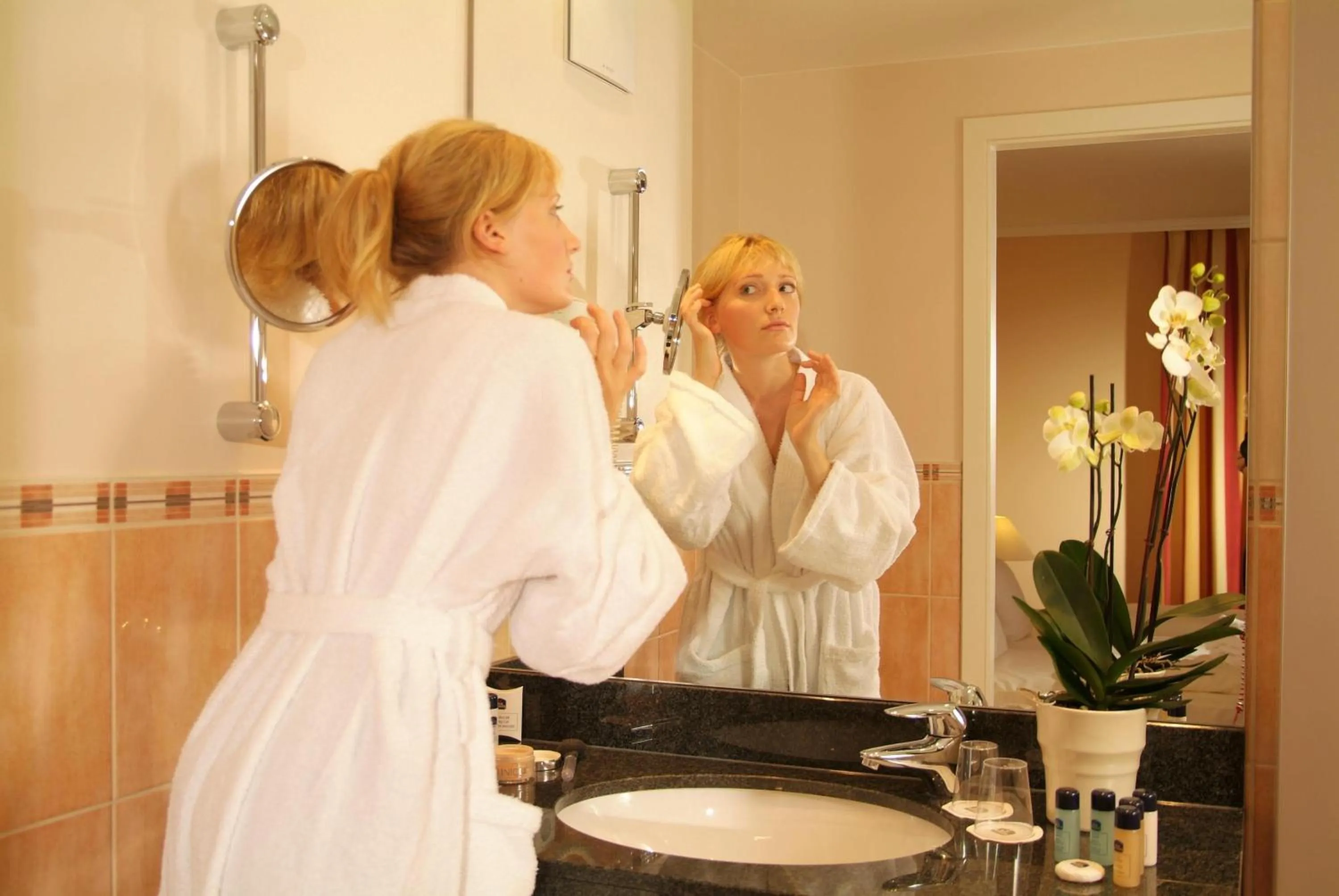 Shower in Best Western Plus Hotel Erb