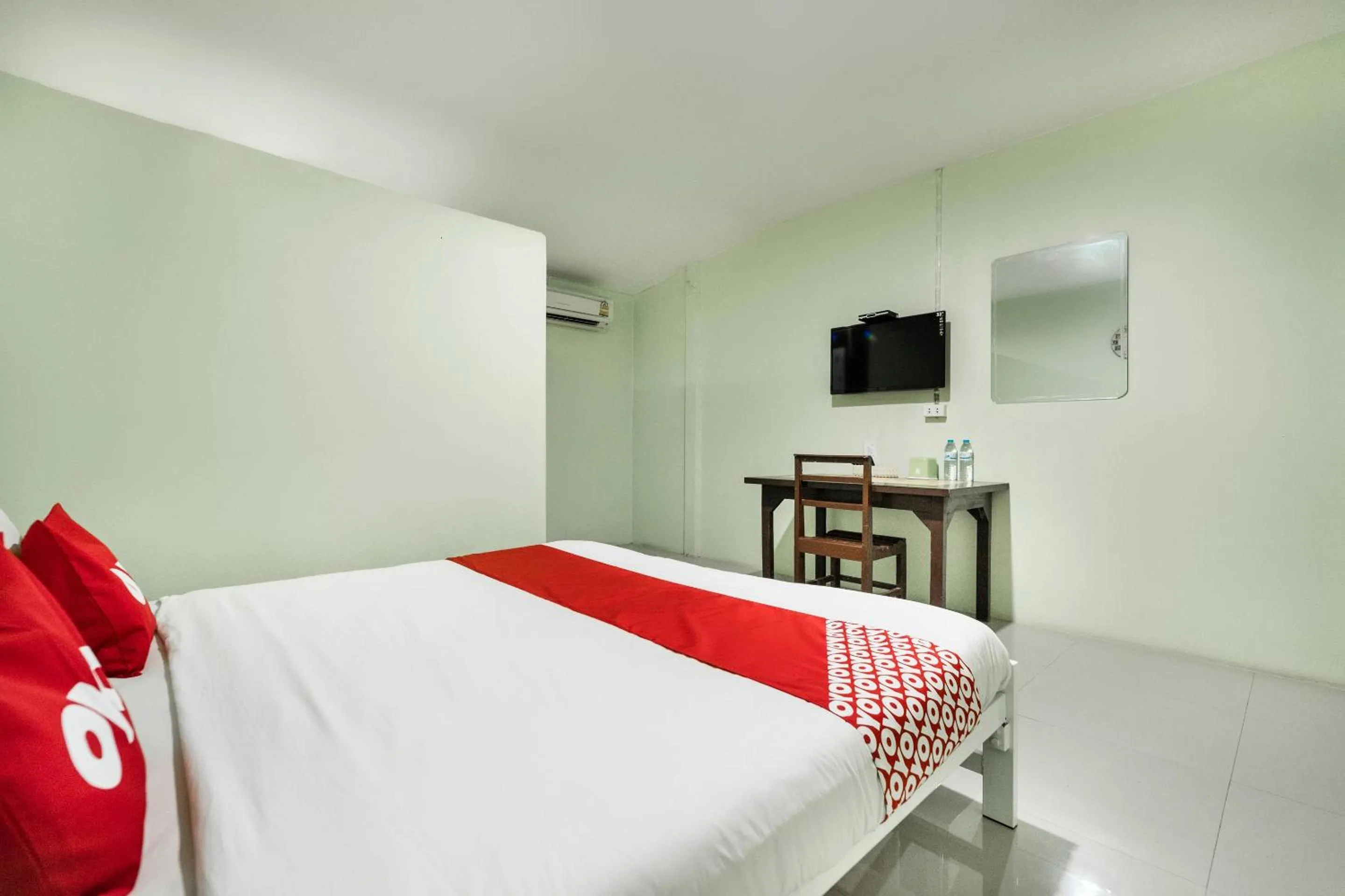 Bedroom, Bed in I Oun Inn