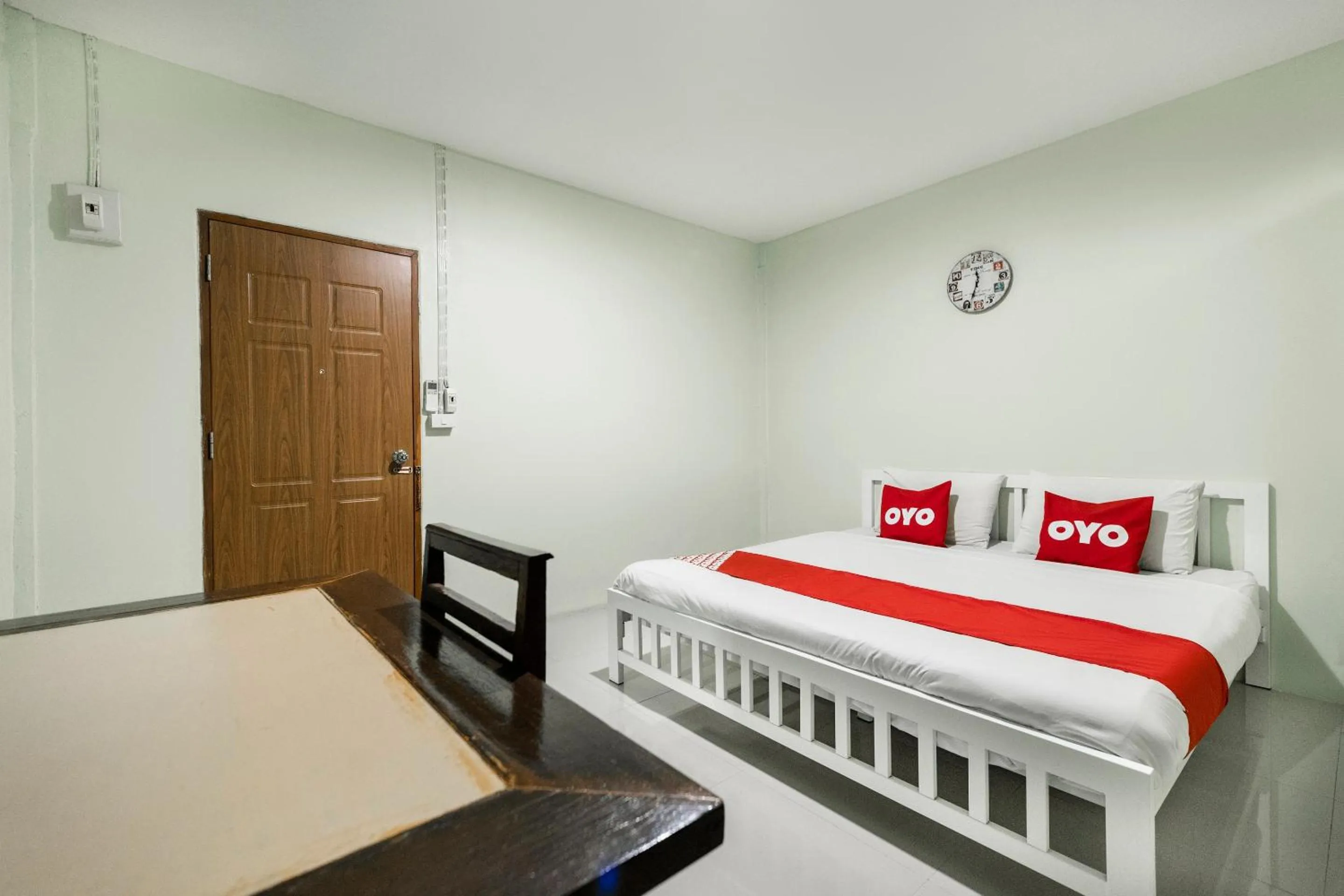 Bedroom, Bed in I Oun Inn