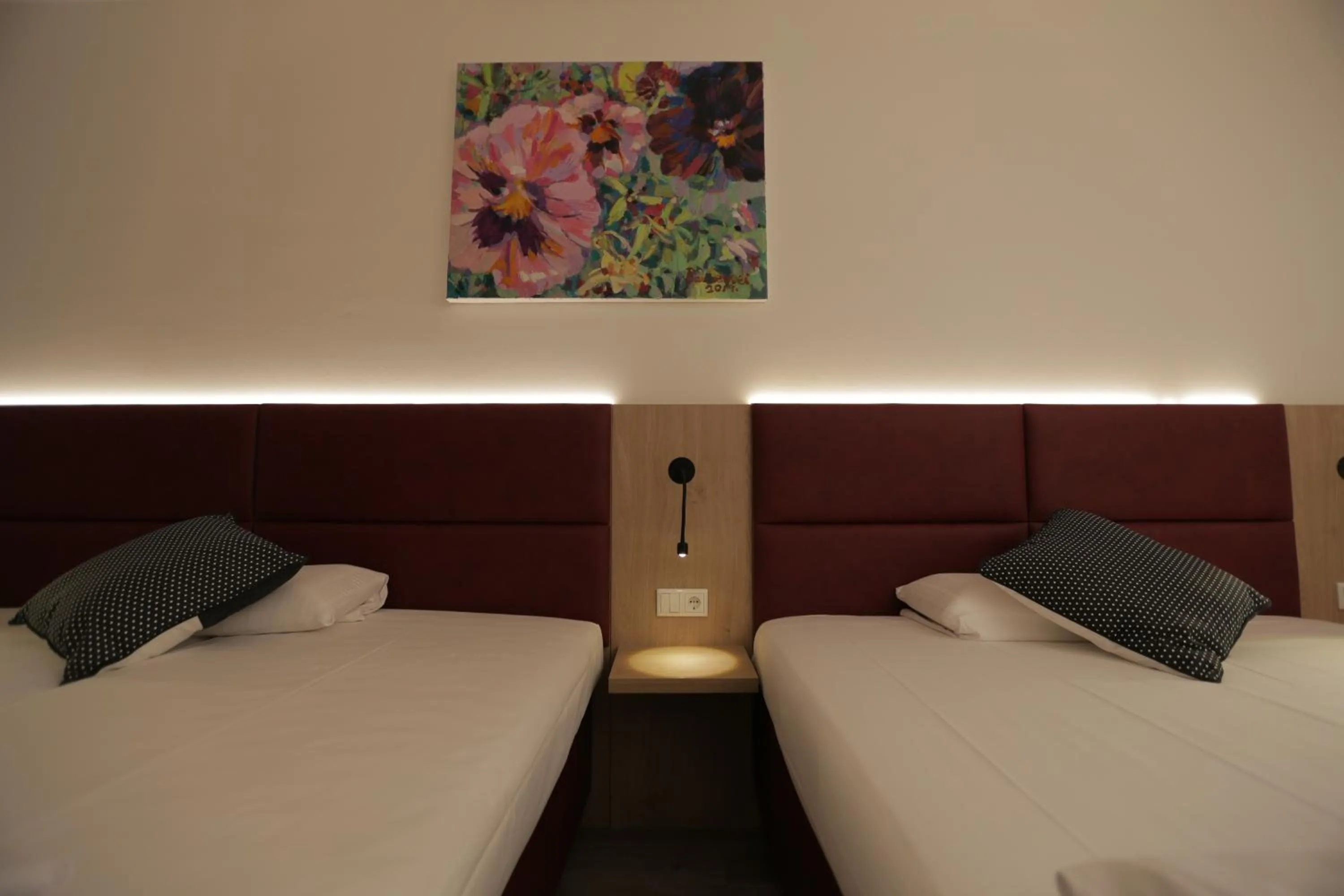 Bed in Galeria Airport Hotel