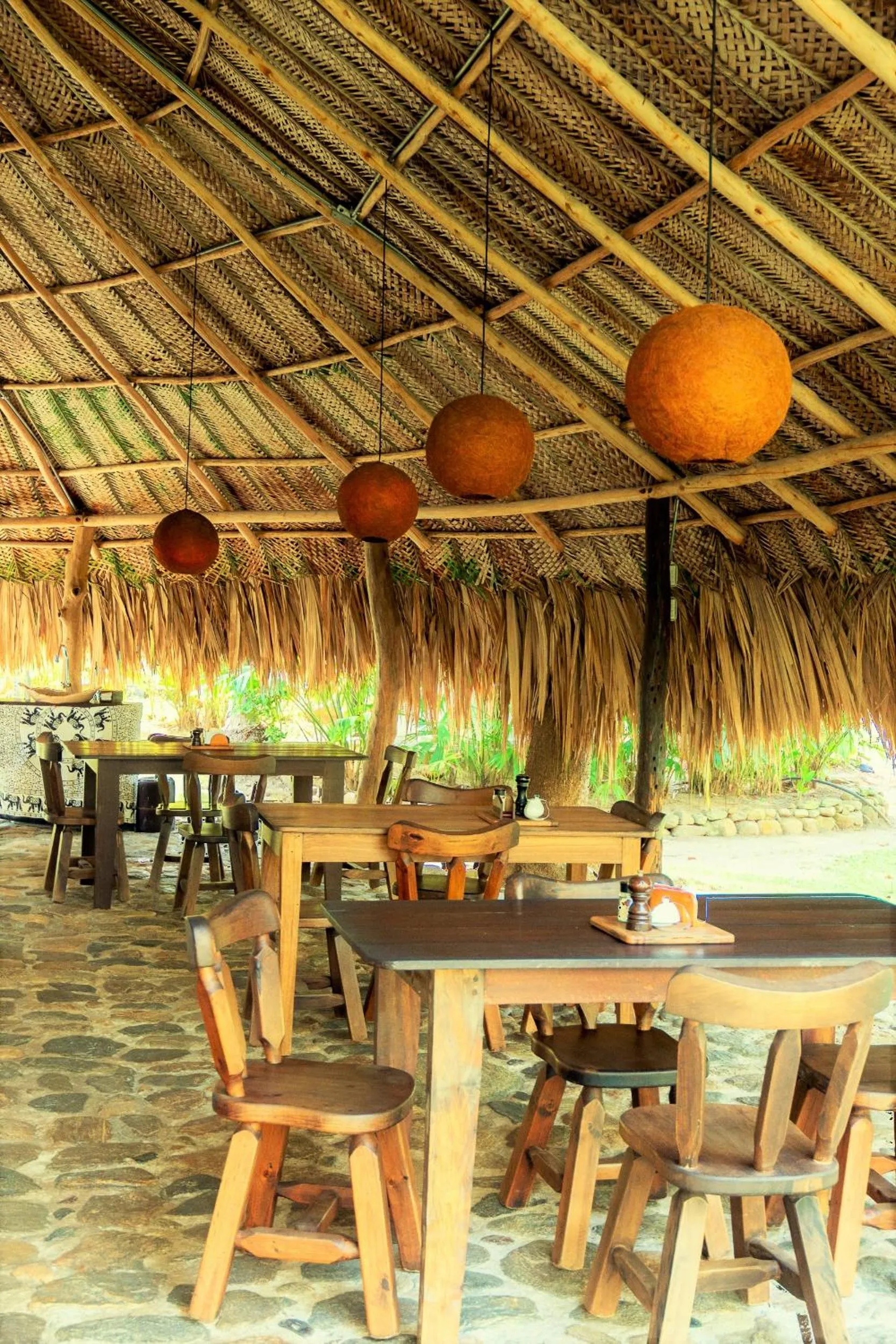 Restaurant/places to eat in Hotel Casalina