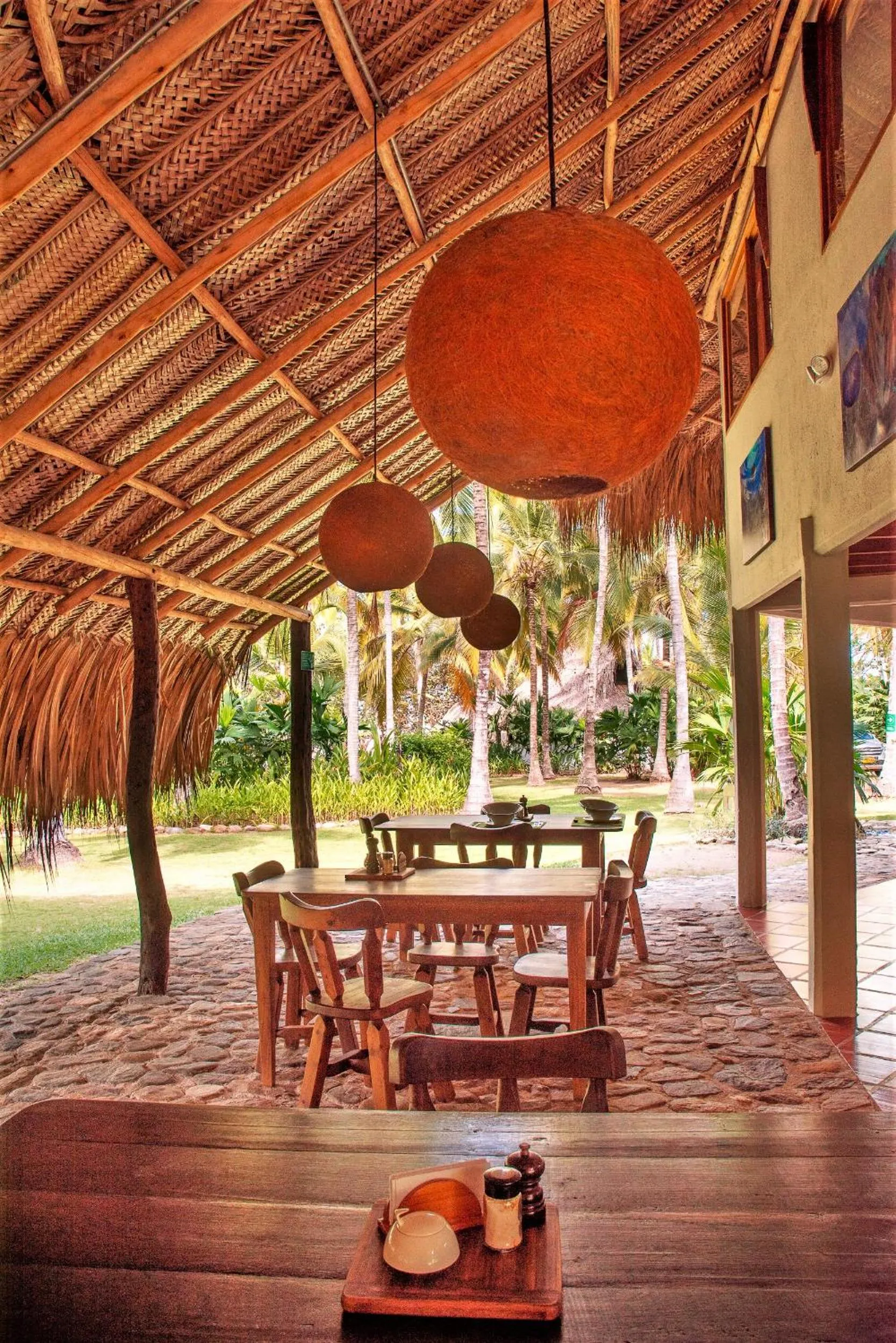 Restaurant/places to eat in Hotel Casalina