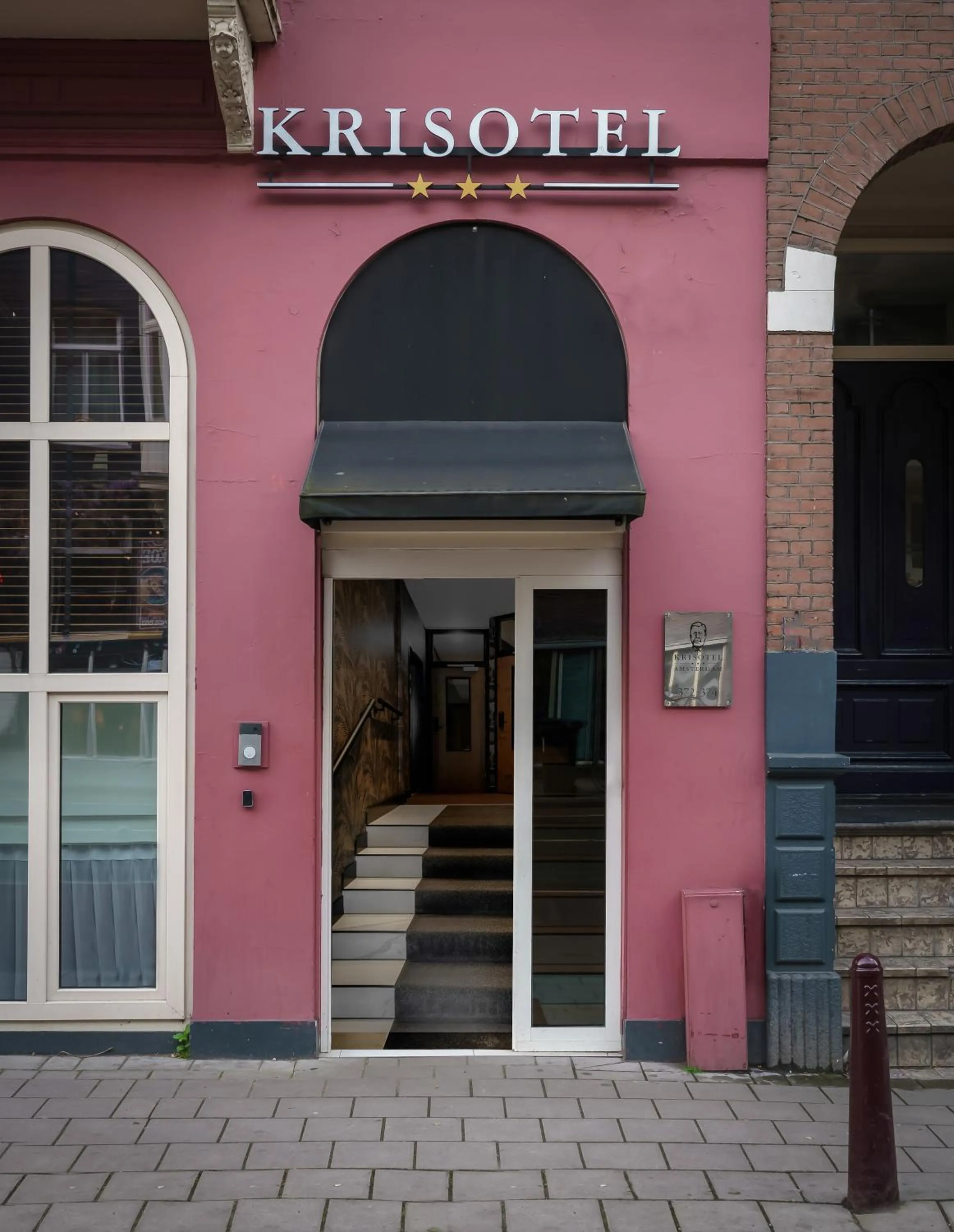 Facade/entrance in Krisotel