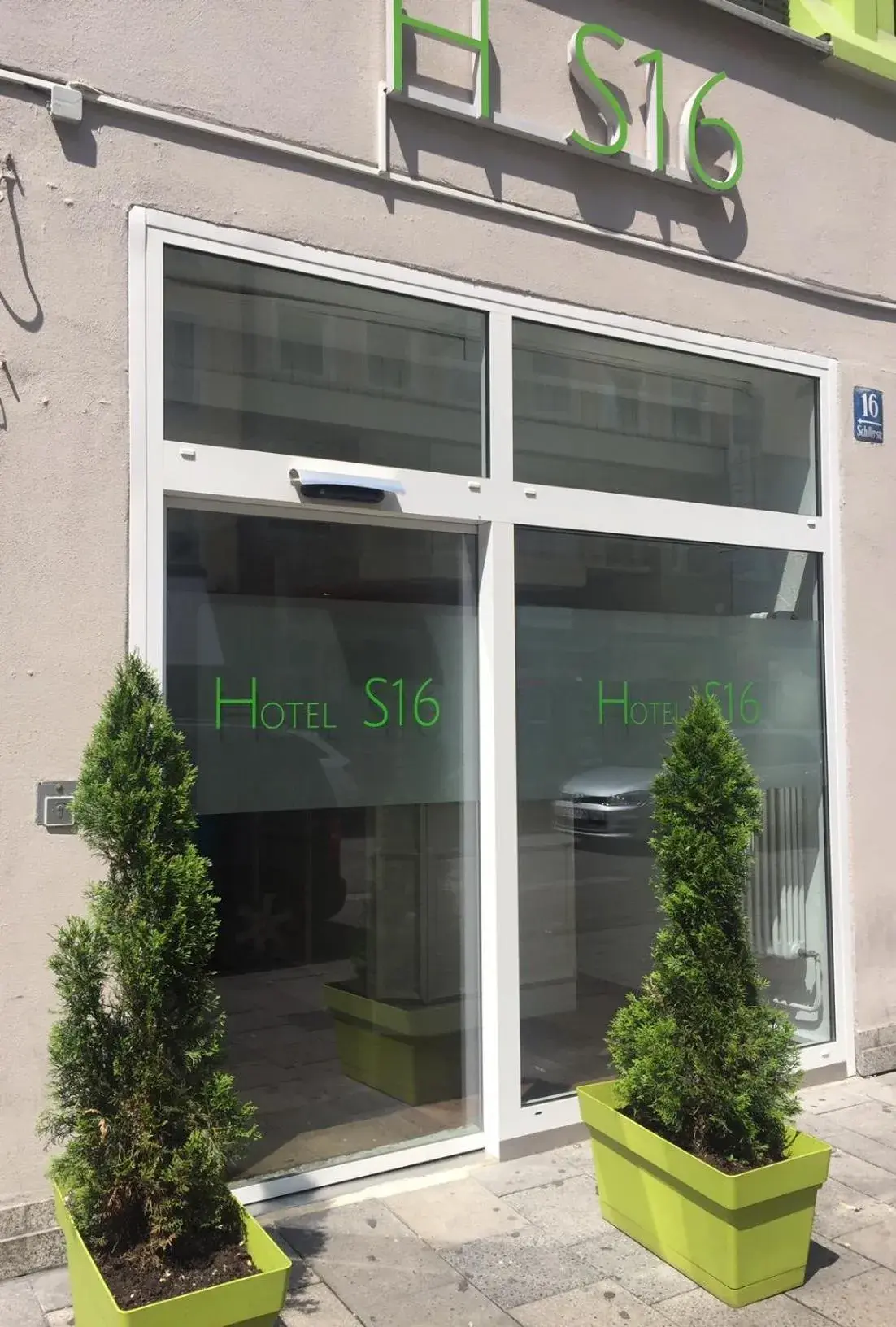 Facade/entrance in Hotel S16 Facade/entrance in Hotel S16