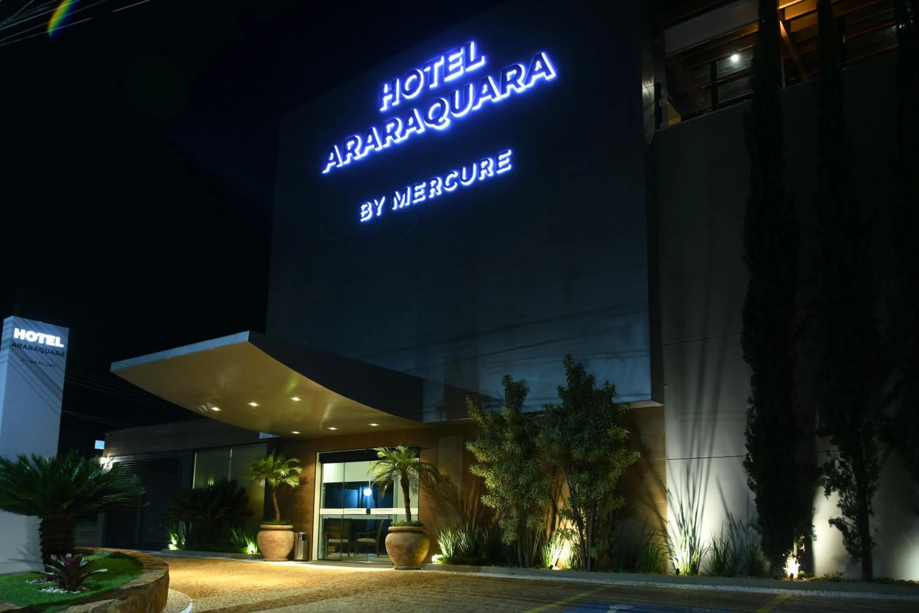Facade/entrance in Hotel Araraquara By Mercure